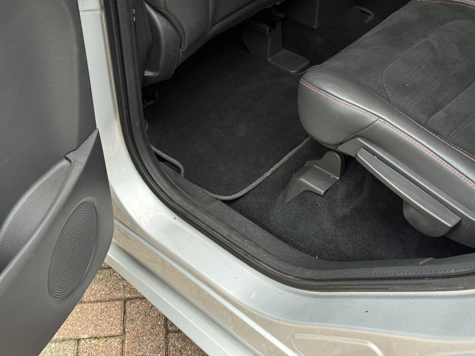 Ford Kuga 1.5T EcoBoost ST-Line SUV 5dr Petrol Auto AWD Euro 6 (s/s) (176 ps)