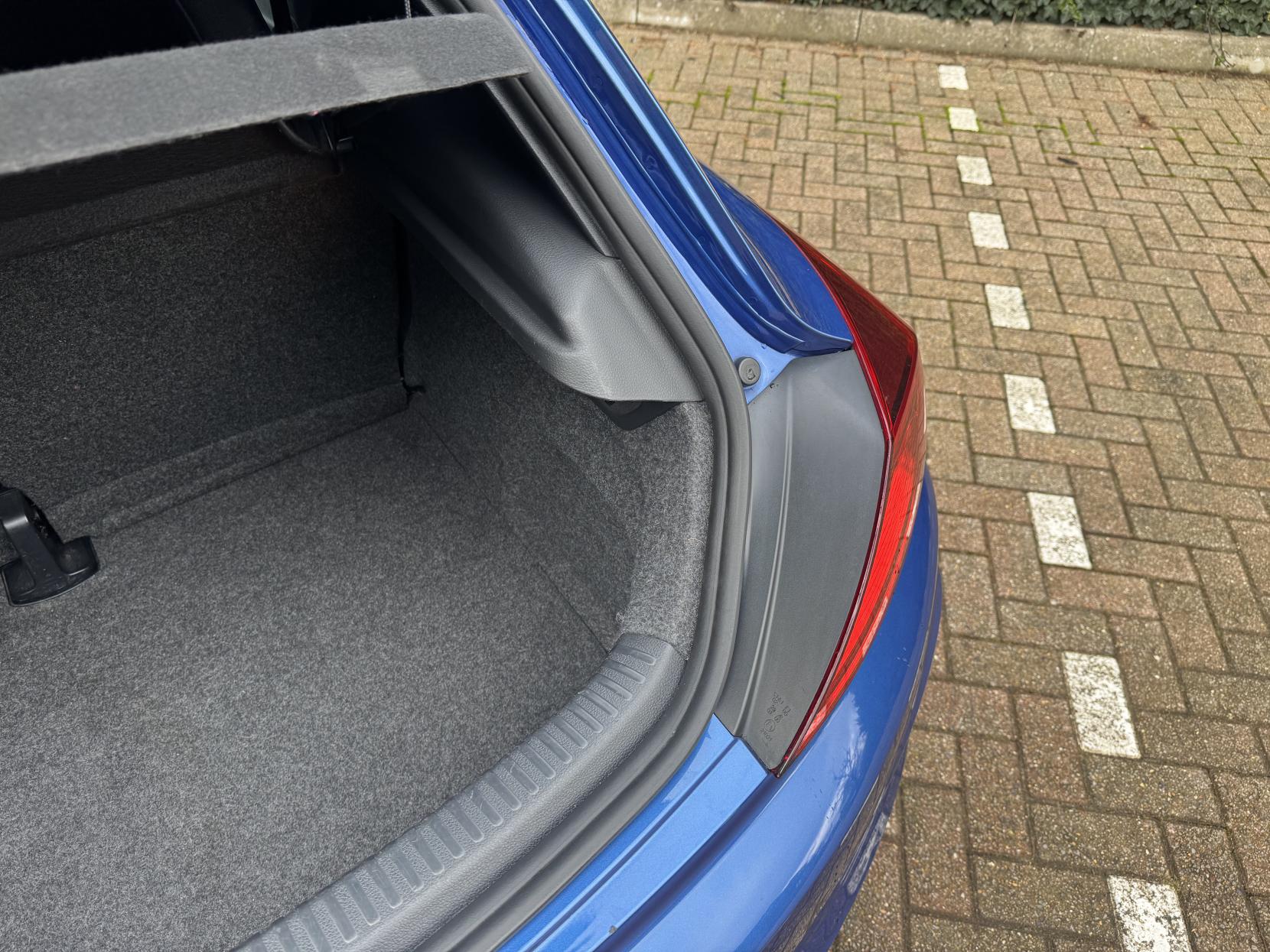 Volkswagen Scirocco 2.0 TSI R Hatchback 3dr Petrol Manual Euro 6 (s/s) (280 ps)