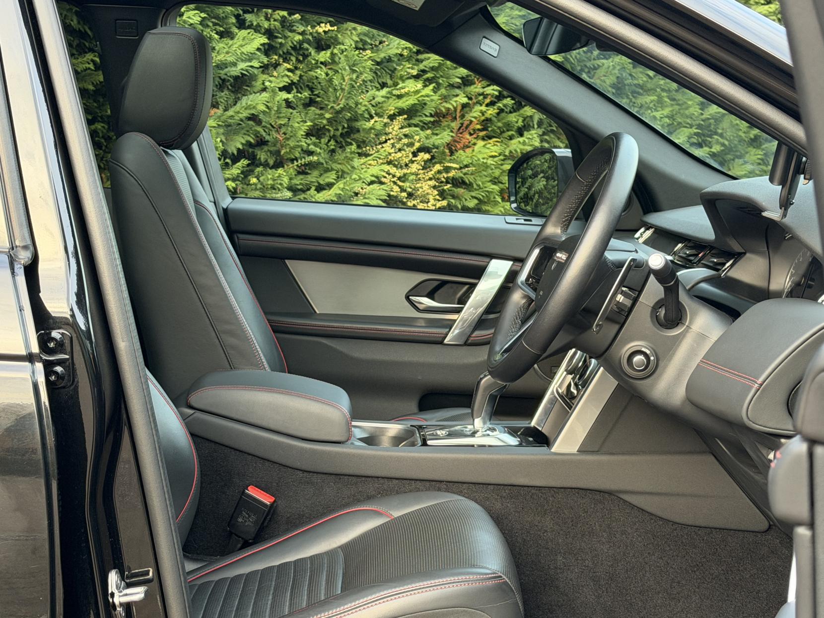 Land Rover Discovery Sport 2.0 P250 MHEV R-Dynamic HSE SUV 5dr Petrol Auto 4WD Euro 6 (s/s) (249 ps)