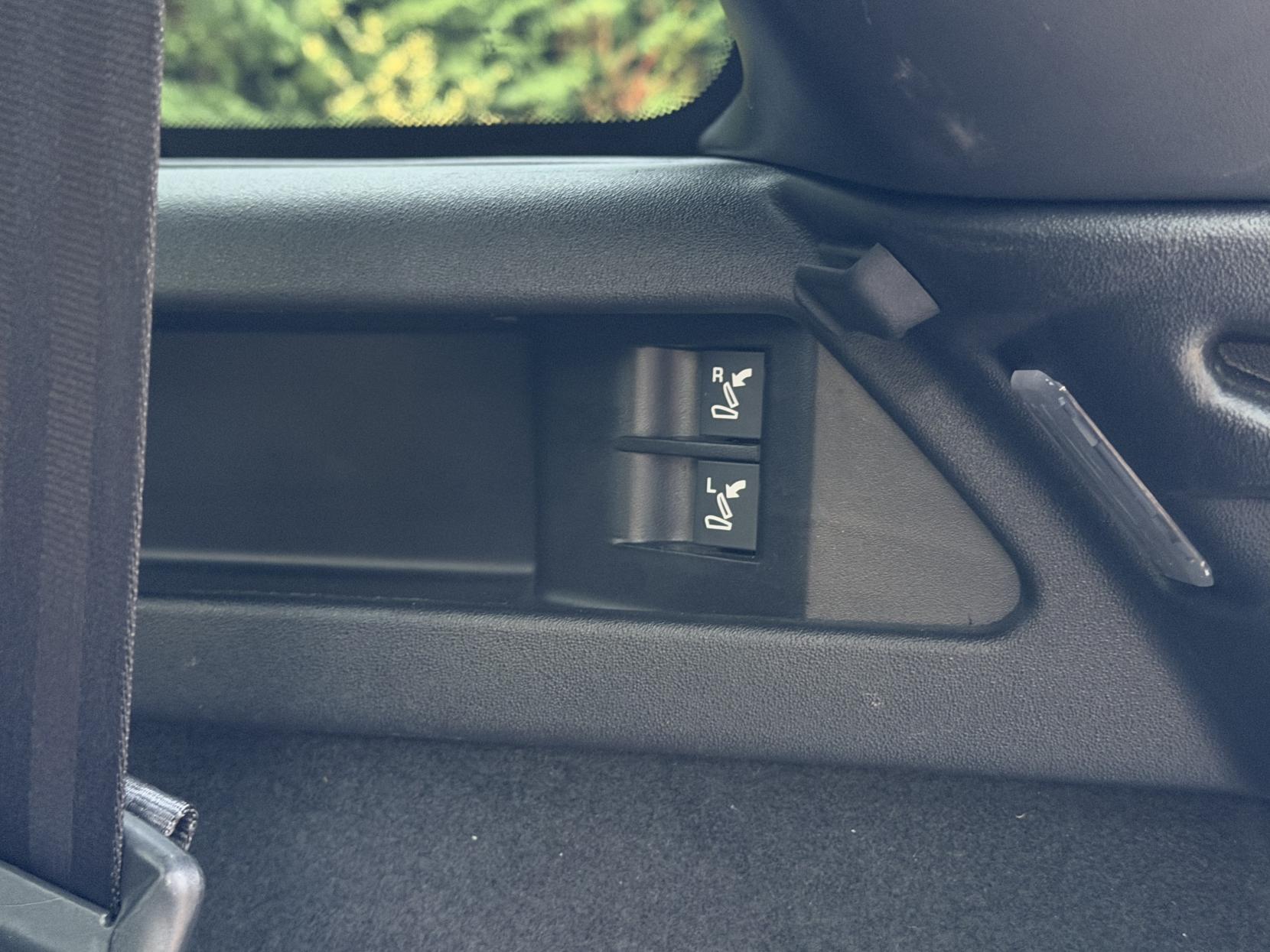 Land Rover Discovery Sport 2.0 P250 MHEV R-Dynamic HSE SUV 5dr Petrol Auto 4WD Euro 6 (s/s) (249 ps)