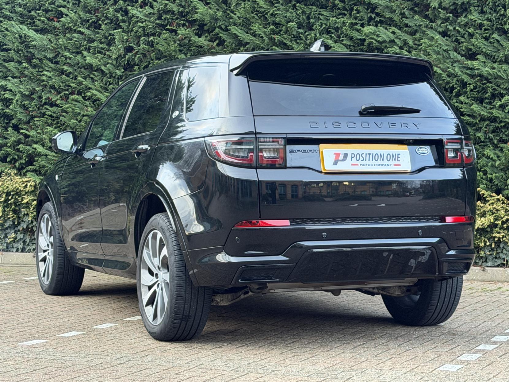 Land Rover Discovery Sport 2.0 P250 MHEV R-Dynamic HSE SUV 5dr Petrol Auto 4WD Euro 6 (s/s) (249 ps)