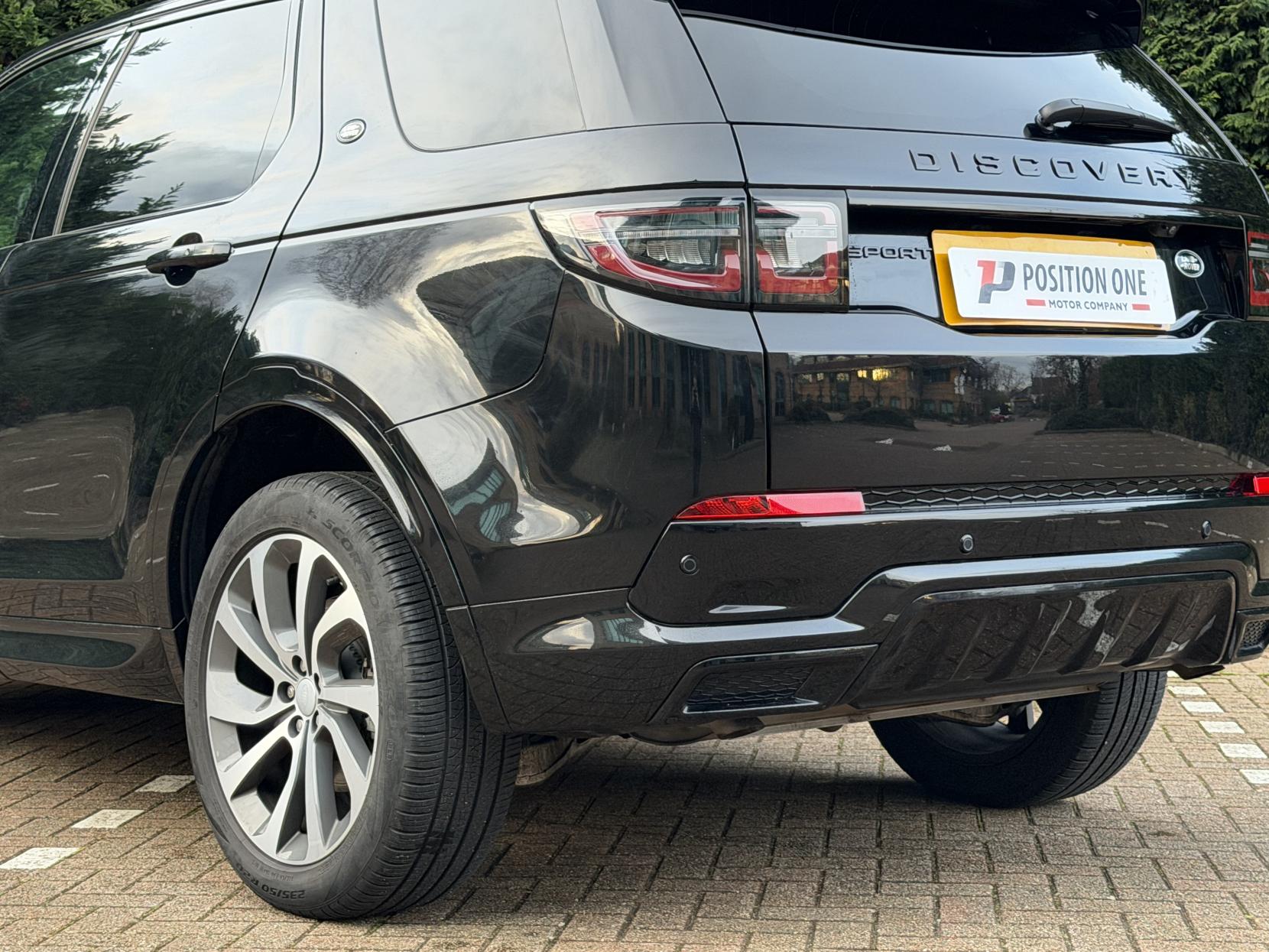 Land Rover Discovery Sport 2.0 P250 MHEV R-Dynamic HSE SUV 5dr Petrol Auto 4WD Euro 6 (s/s) (249 ps)