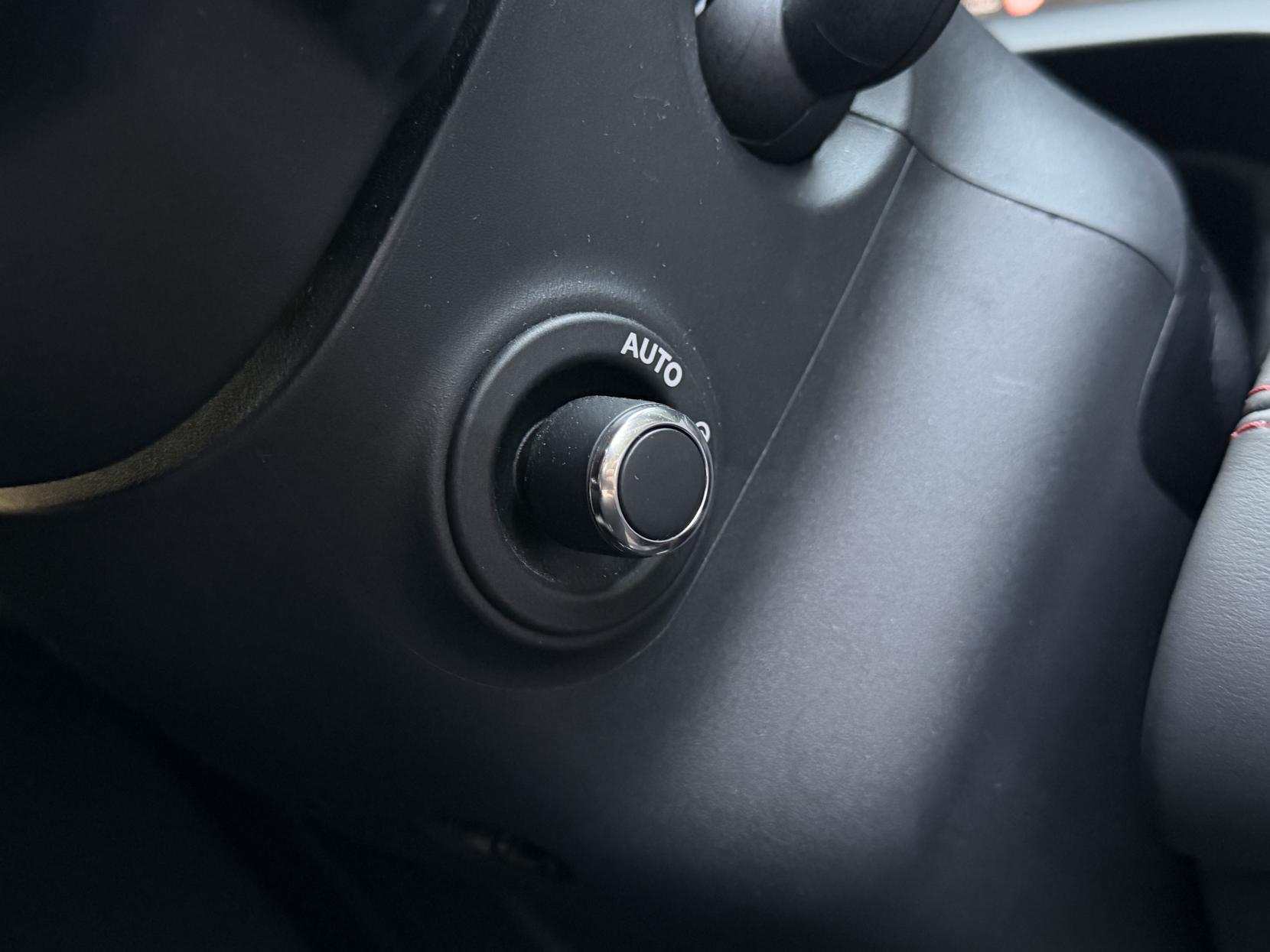 Land Rover Discovery Sport 2.0 P250 MHEV R-Dynamic HSE SUV 5dr Petrol Auto 4WD Euro 6 (s/s) (249 ps)