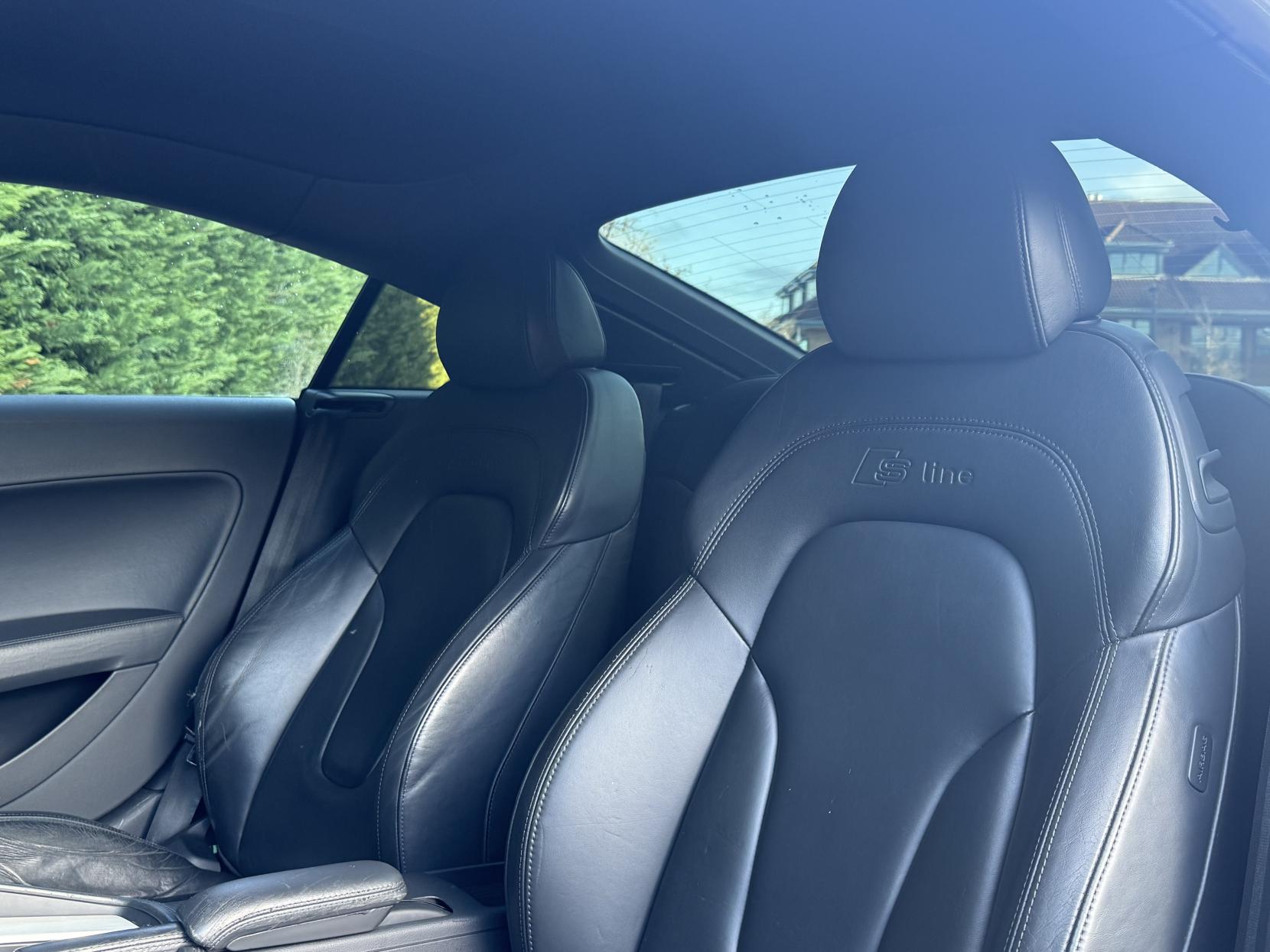 Audi TT 2.0 TFSI S line Coupe 3dr Petrol S Tronic quattro Euro 5 (s/s) (211 ps)