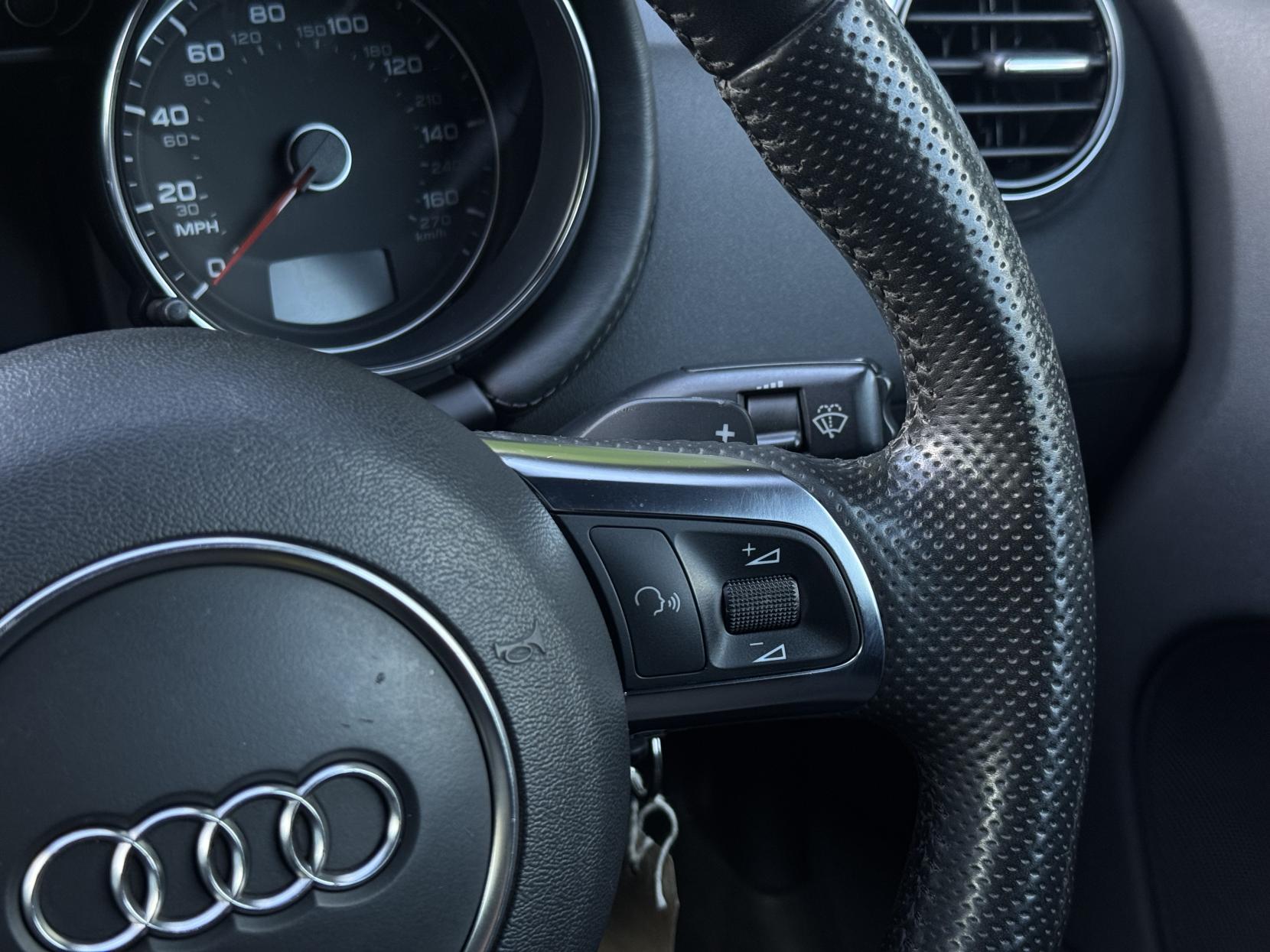 Audi TT 2.0 TFSI S line Coupe 3dr Petrol S Tronic quattro Euro 5 (s/s) (211 ps)