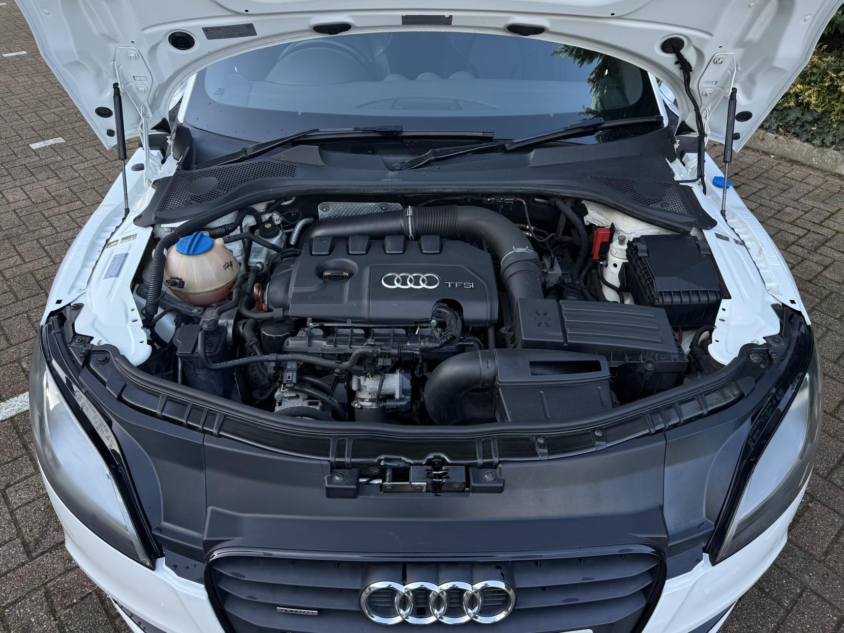 Audi TT 2.0 TFSI S line Coupe 3dr Petrol S Tronic quattro Euro 5 (s/s) (211 ps)