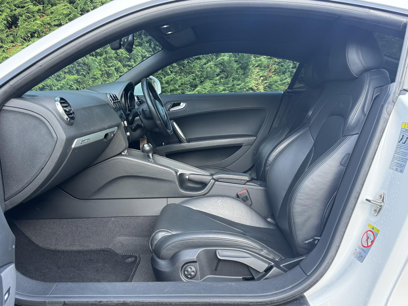 Audi TT 2.0 TFSI S line Coupe 3dr Petrol S Tronic quattro Euro 5 (s/s) (211 ps)