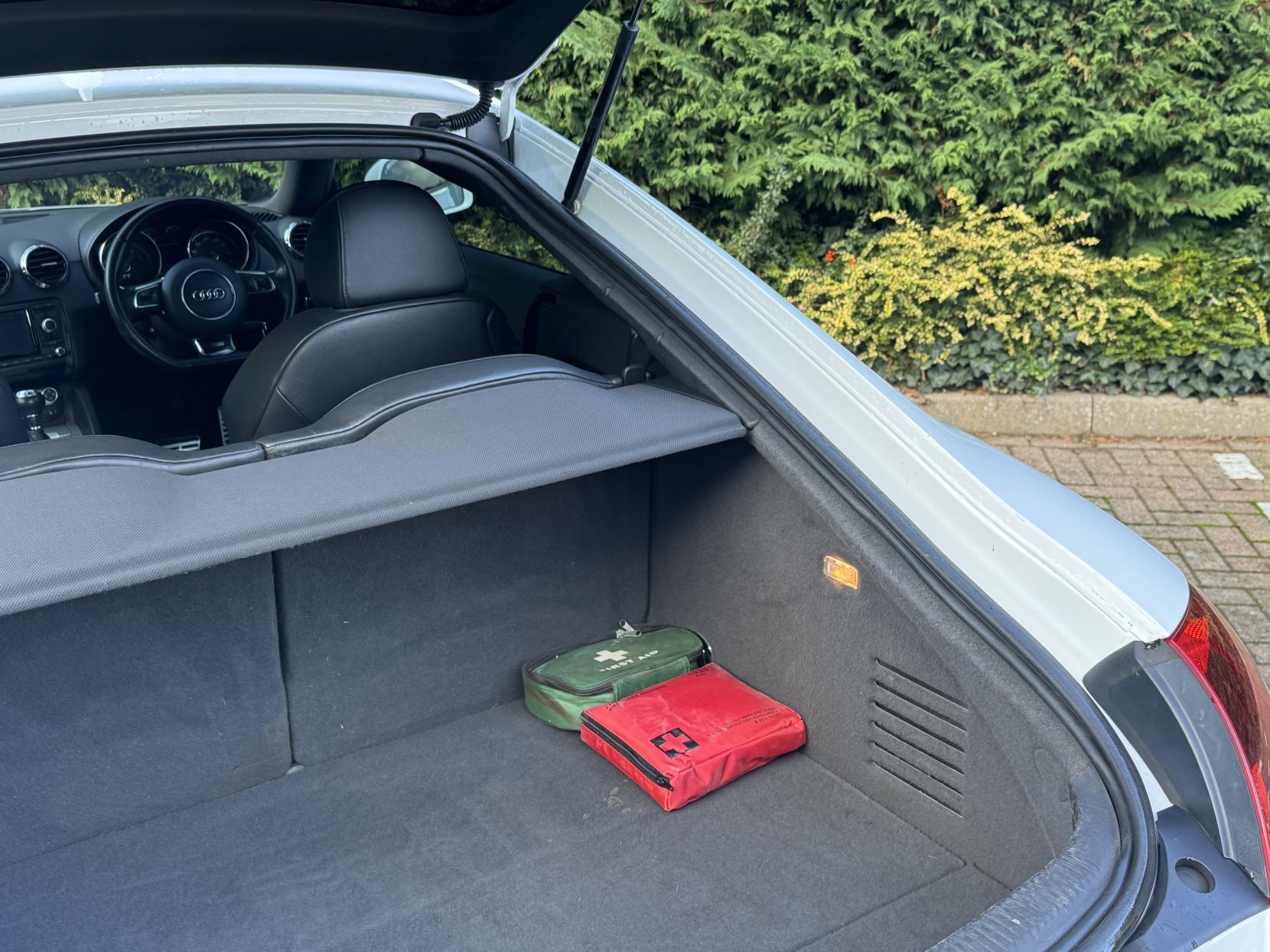 Audi TT 2.0 TFSI S line Coupe 3dr Petrol S Tronic quattro Euro 5 (s/s) (211 ps)