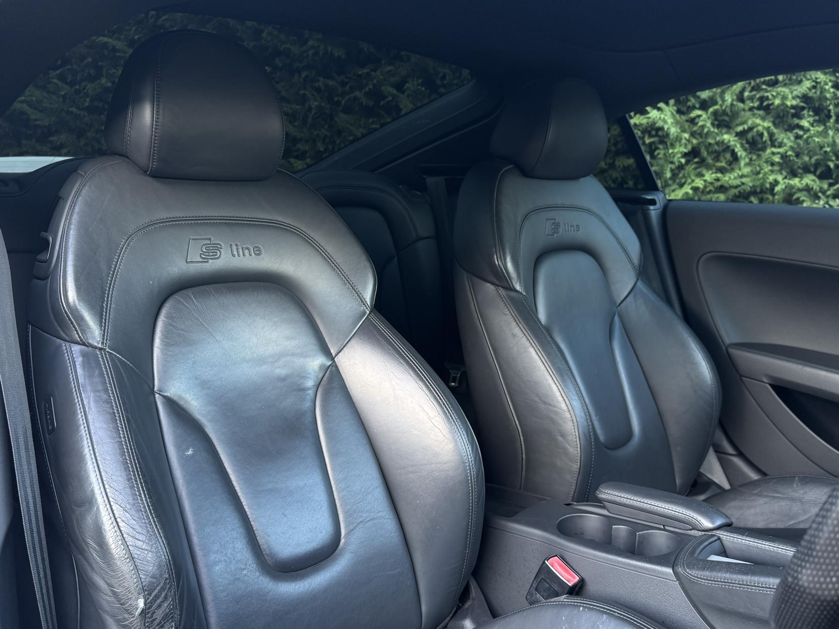 Audi TT 2.0 TFSI S line Coupe 3dr Petrol S Tronic quattro Euro 5 (s/s) (211 ps)