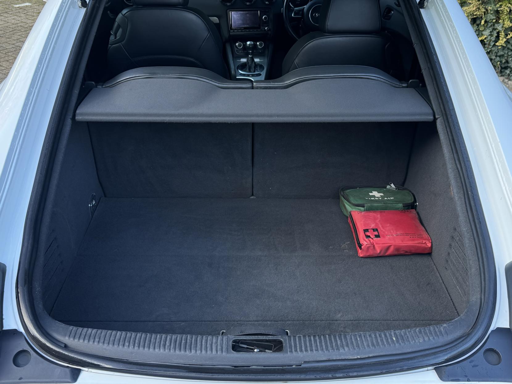 Audi TT 2.0 TFSI S line Coupe 3dr Petrol S Tronic quattro Euro 5 (s/s) (211 ps)