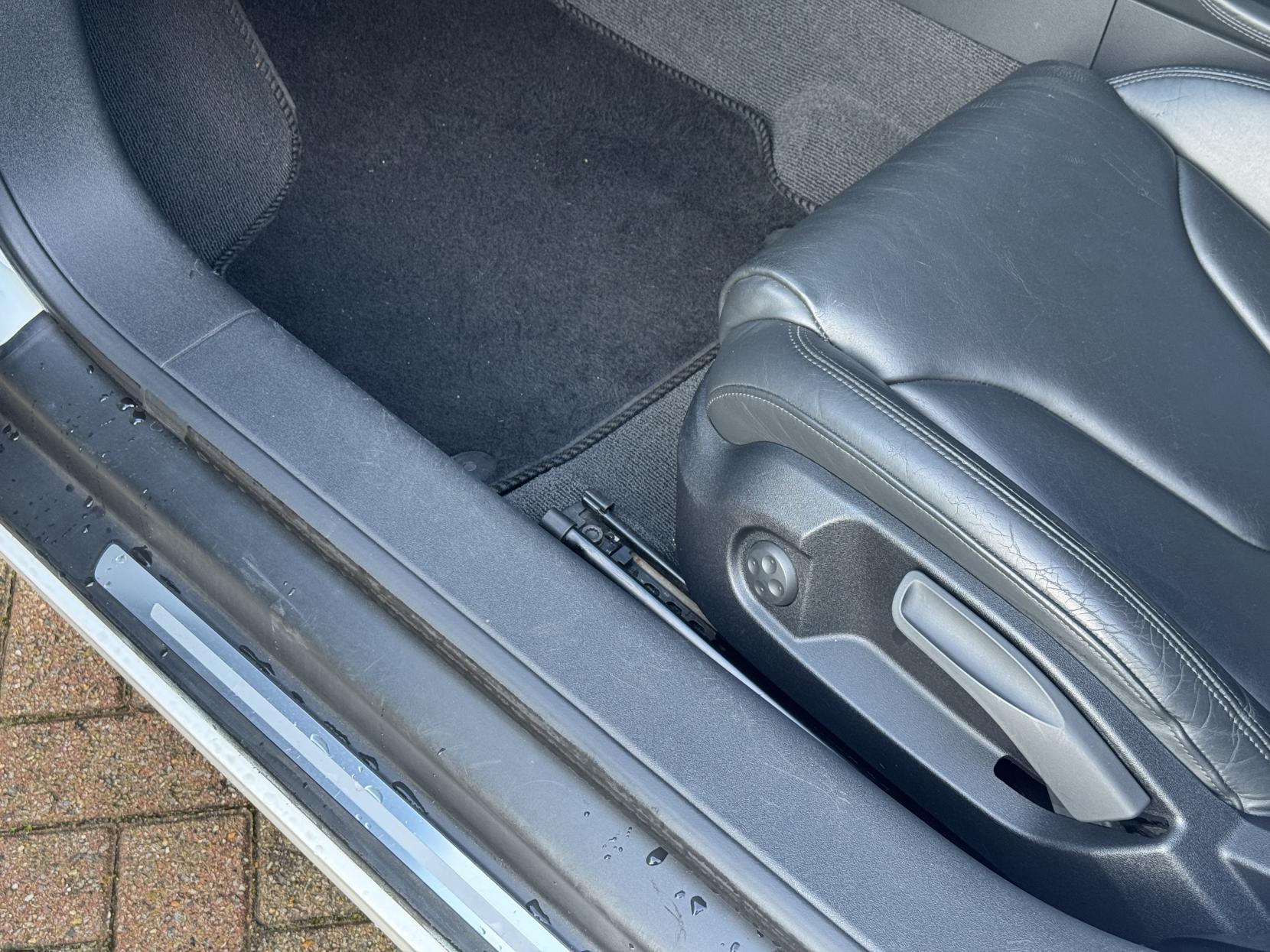 Audi TT 2.0 TFSI S line Coupe 3dr Petrol S Tronic quattro Euro 5 (s/s) (211 ps)