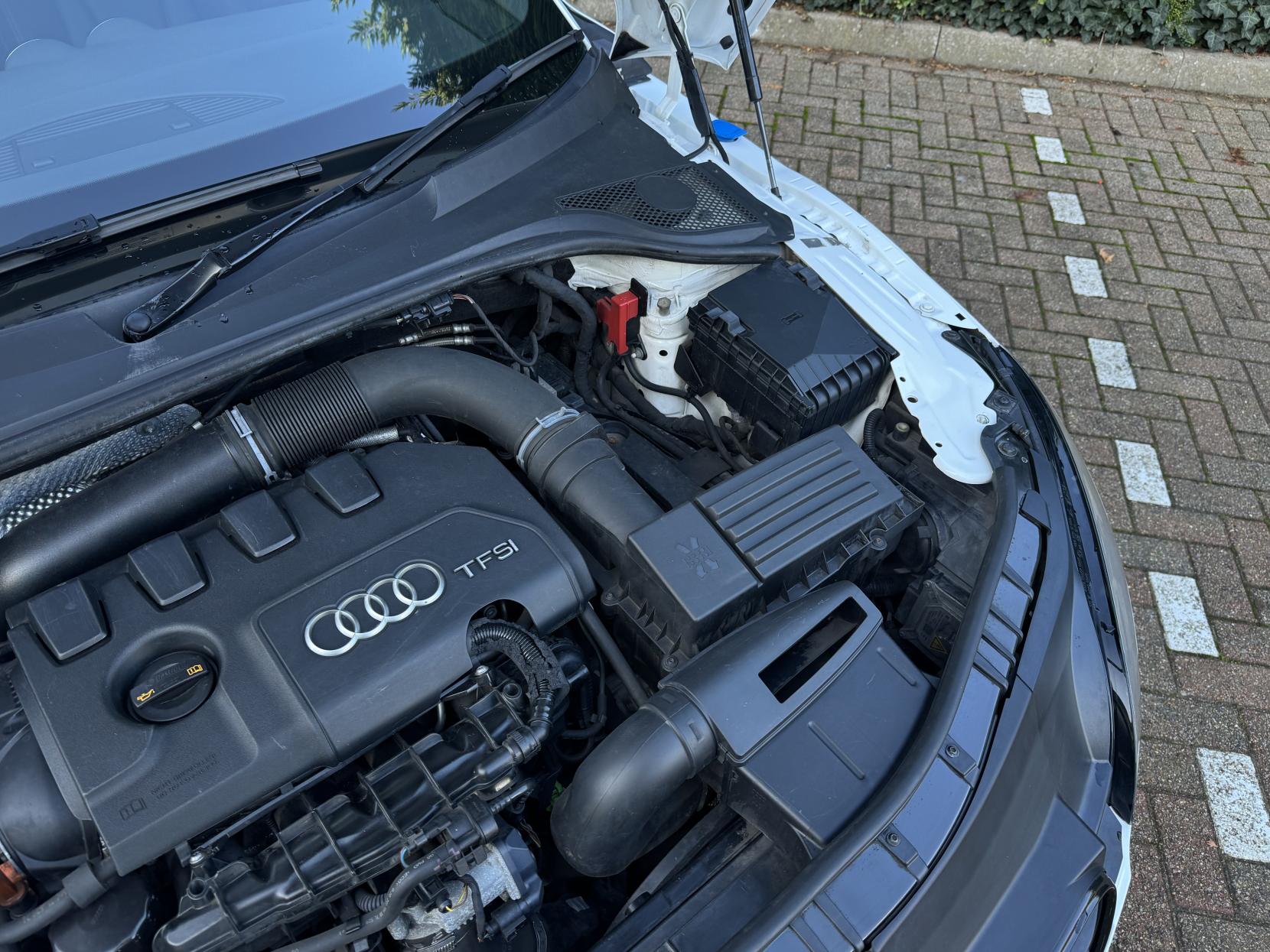 Audi TT 2.0 TFSI S line Coupe 3dr Petrol S Tronic quattro Euro 5 (s/s) (211 ps)