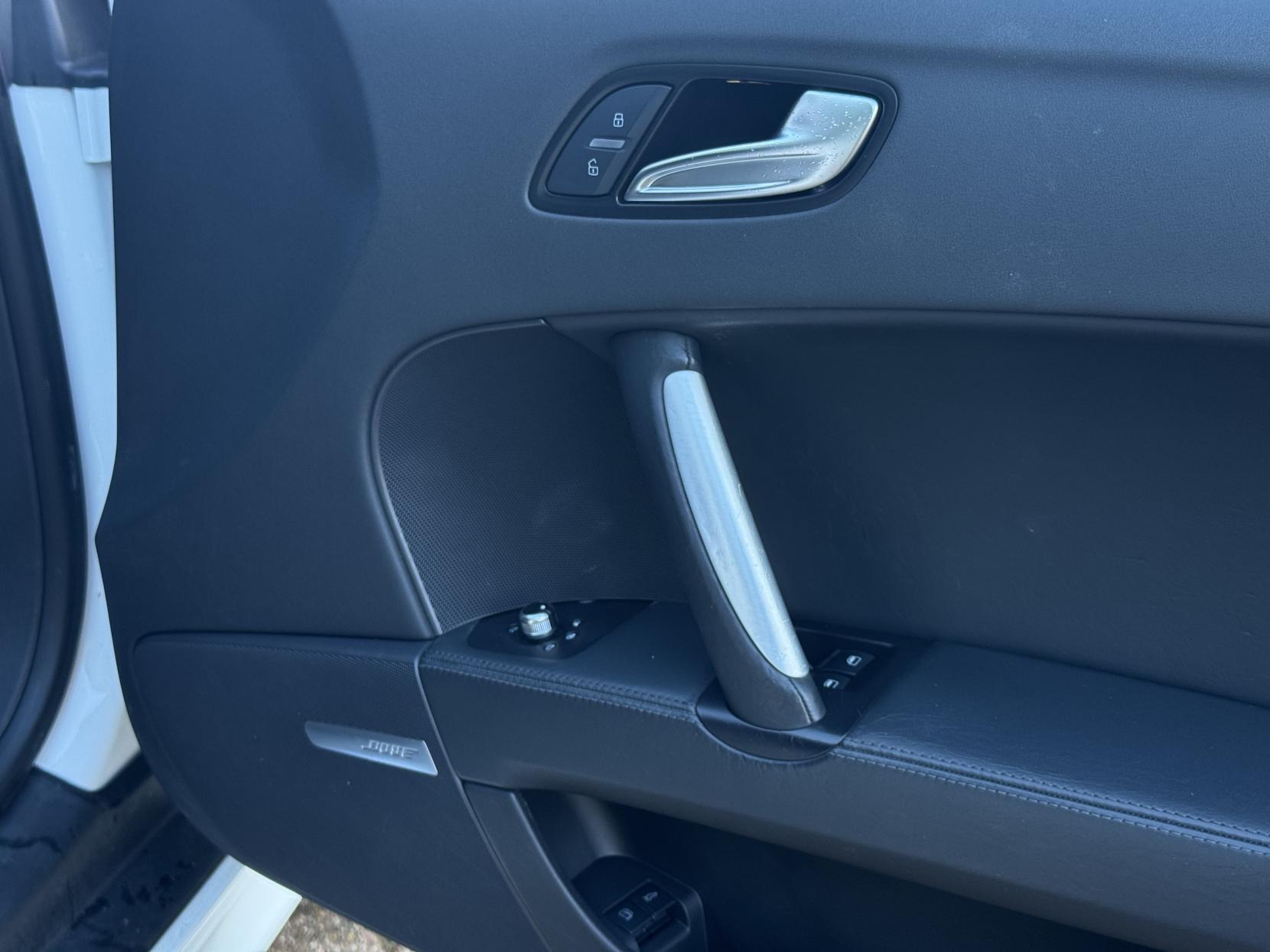 Audi TT 2.0 TFSI S line Coupe 3dr Petrol S Tronic quattro Euro 5 (s/s) (211 ps)