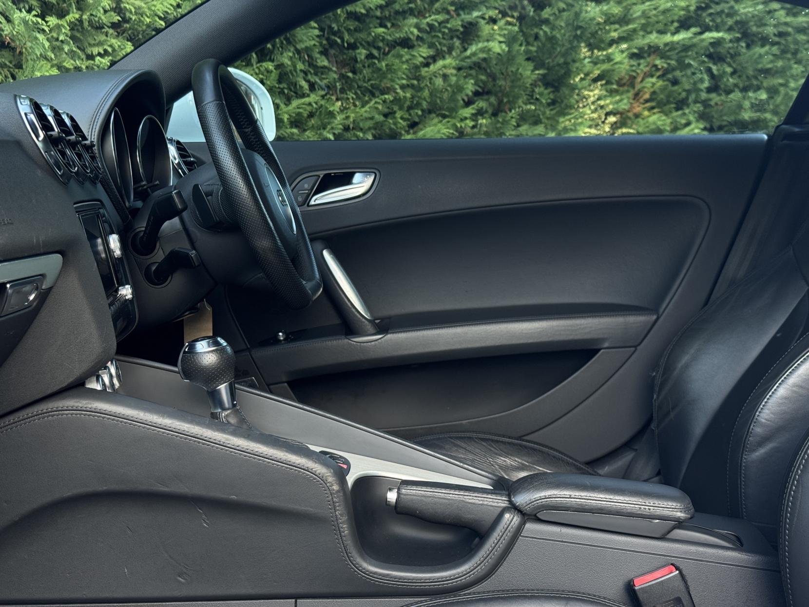 Audi TT 2.0 TFSI S line Coupe 3dr Petrol S Tronic quattro Euro 5 (s/s) (211 ps)