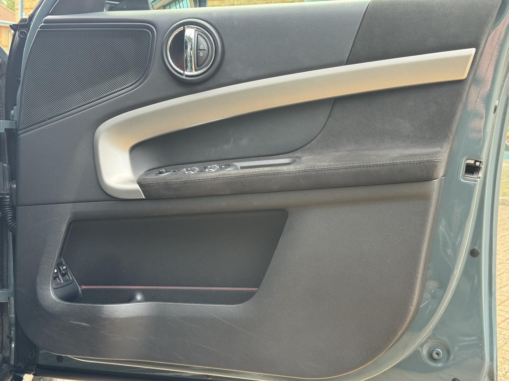 MINI Countryman 1.5 10kWh Cooper SE Exclusive SUV 5dr Petrol Plug-in Hybrid Auto ALL4 Euro 6 (s/s) (222 ps)