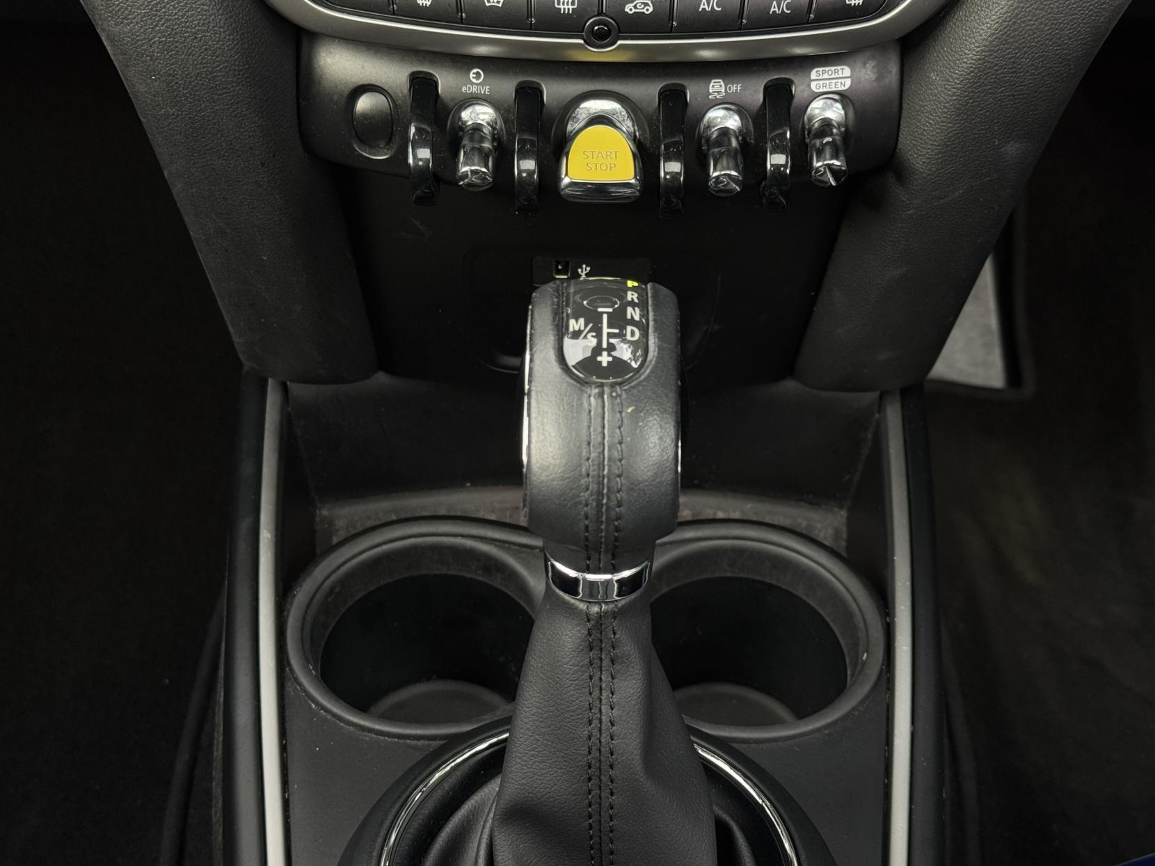 MINI Countryman 1.5 10kWh Cooper SE Exclusive SUV 5dr Petrol Plug-in Hybrid Auto ALL4 Euro 6 (s/s) (222 ps)