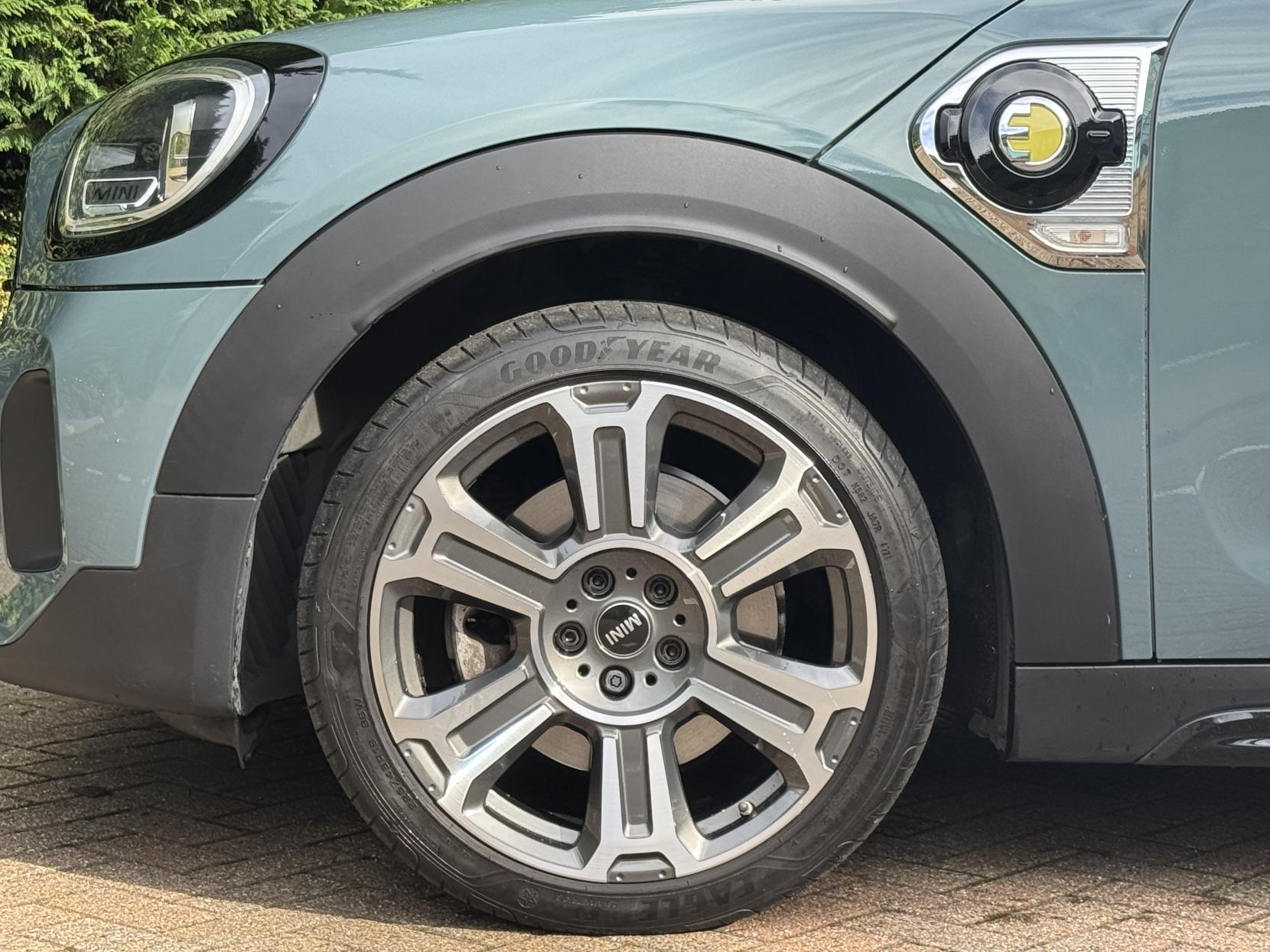 MINI Countryman 1.5 10kWh Cooper SE Exclusive SUV 5dr Petrol Plug-in Hybrid Auto ALL4 Euro 6 (s/s) (222 ps)