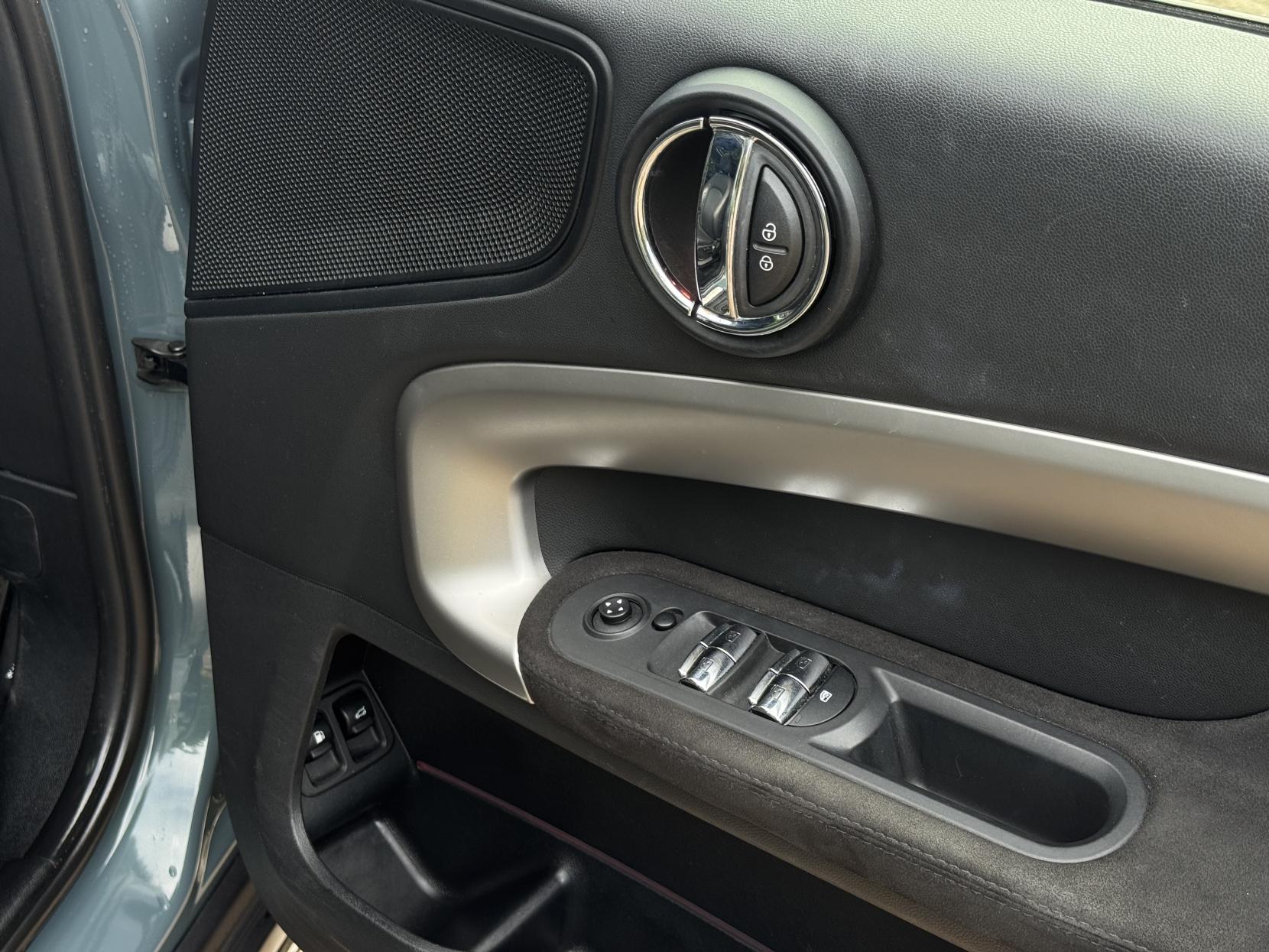 MINI Countryman 1.5 10kWh Cooper SE Exclusive SUV 5dr Petrol Plug-in Hybrid Auto ALL4 Euro 6 (s/s) (222 ps)