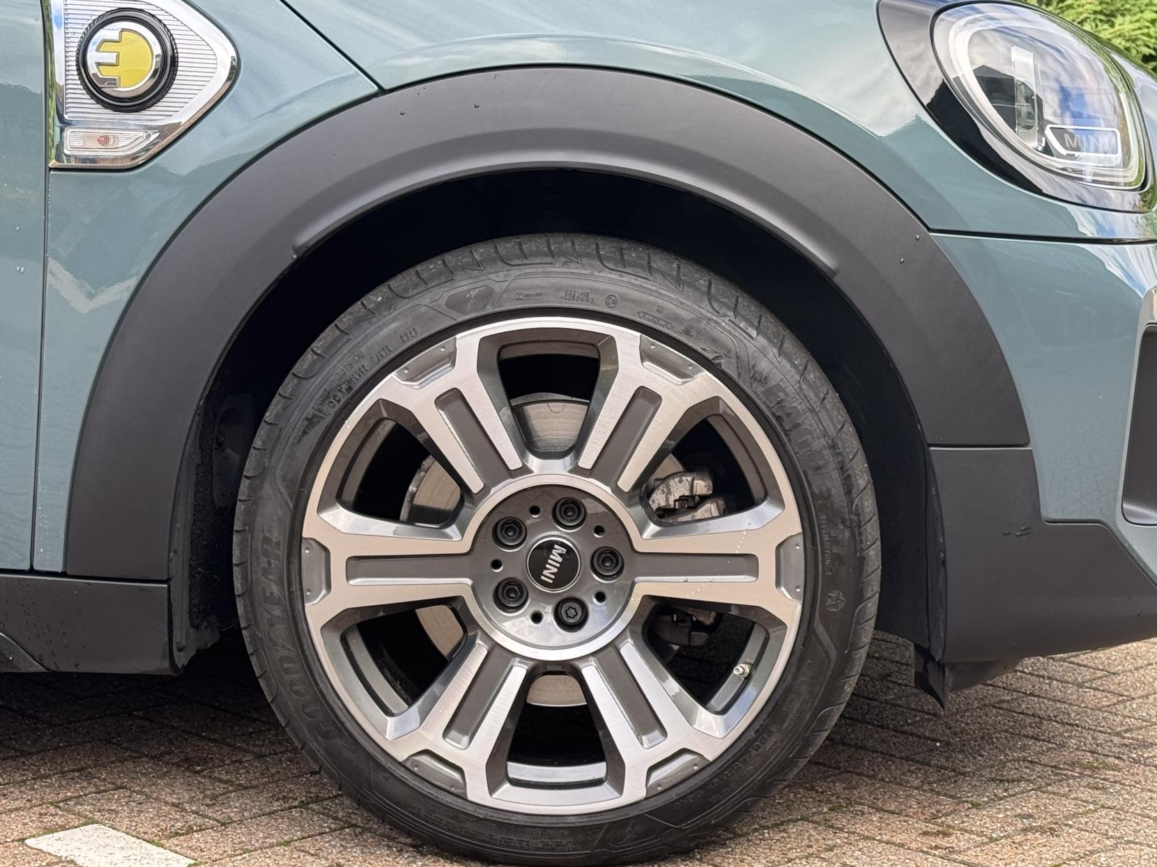 MINI Countryman 1.5 10kWh Cooper SE Exclusive SUV 5dr Petrol Plug-in Hybrid Auto ALL4 Euro 6 (s/s) (222 ps)