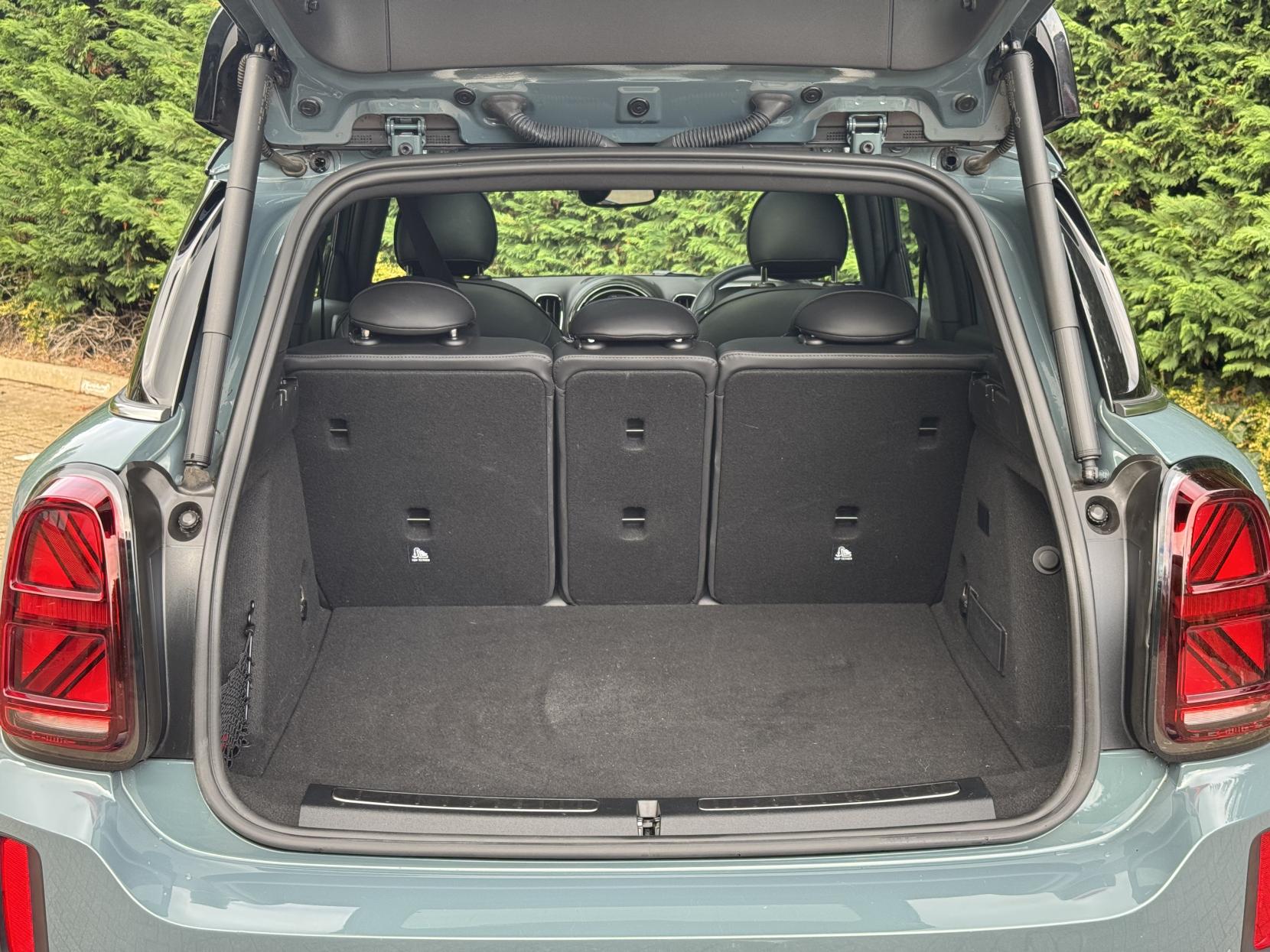 MINI Countryman 1.5 10kWh Cooper SE Exclusive SUV 5dr Petrol Plug-in Hybrid Auto ALL4 Euro 6 (s/s) (222 ps)