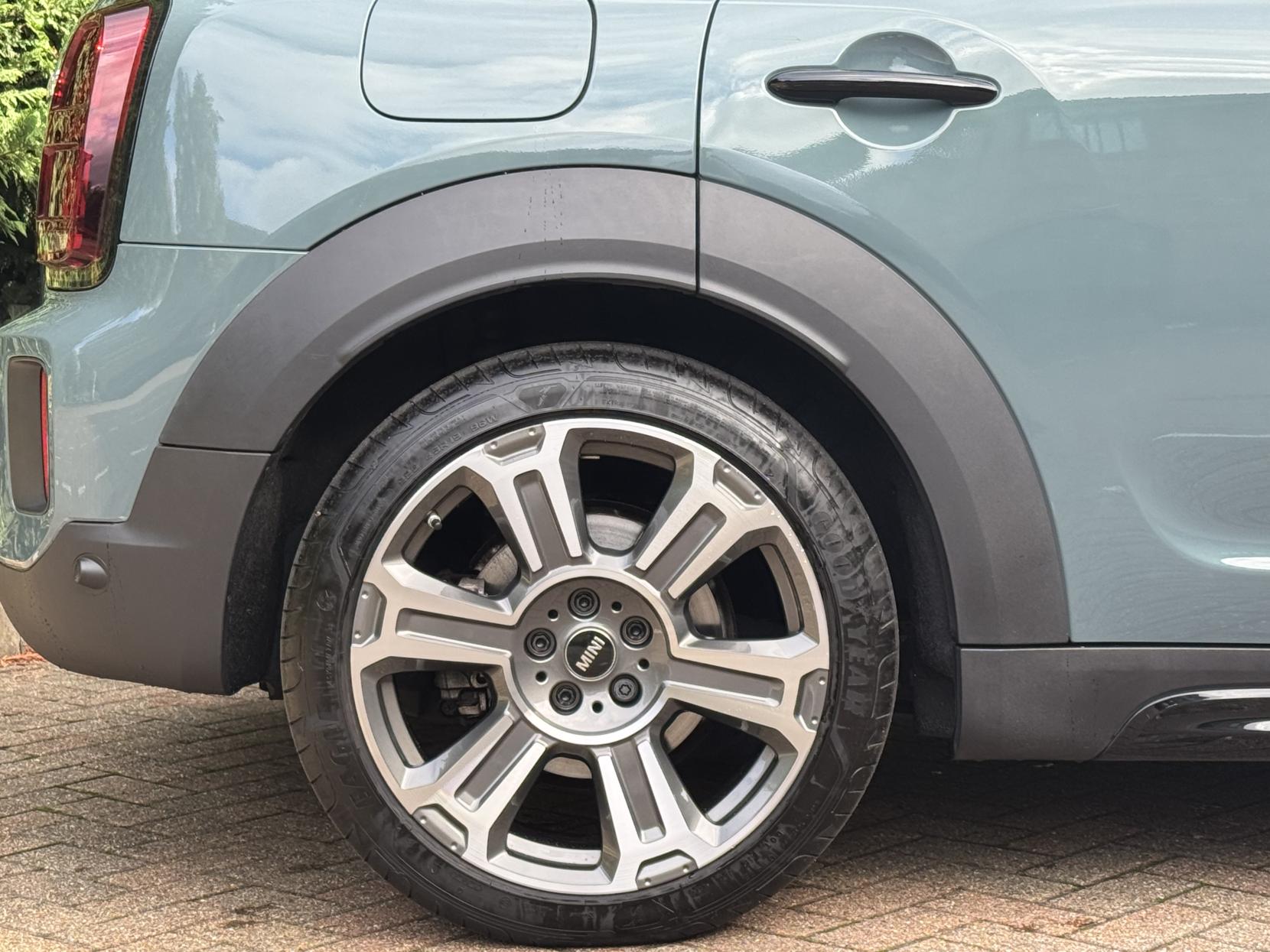 MINI Countryman 1.5 10kWh Cooper SE Exclusive SUV 5dr Petrol Plug-in Hybrid Auto ALL4 Euro 6 (s/s) (222 ps)