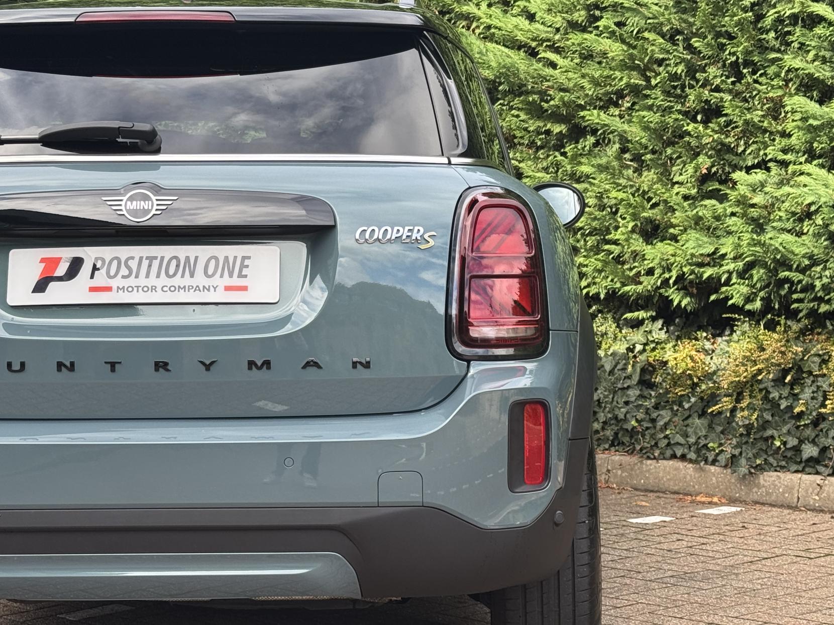 MINI Countryman 1.5 10kWh Cooper SE Exclusive SUV 5dr Petrol Plug-in Hybrid Auto ALL4 Euro 6 (s/s) (222 ps)