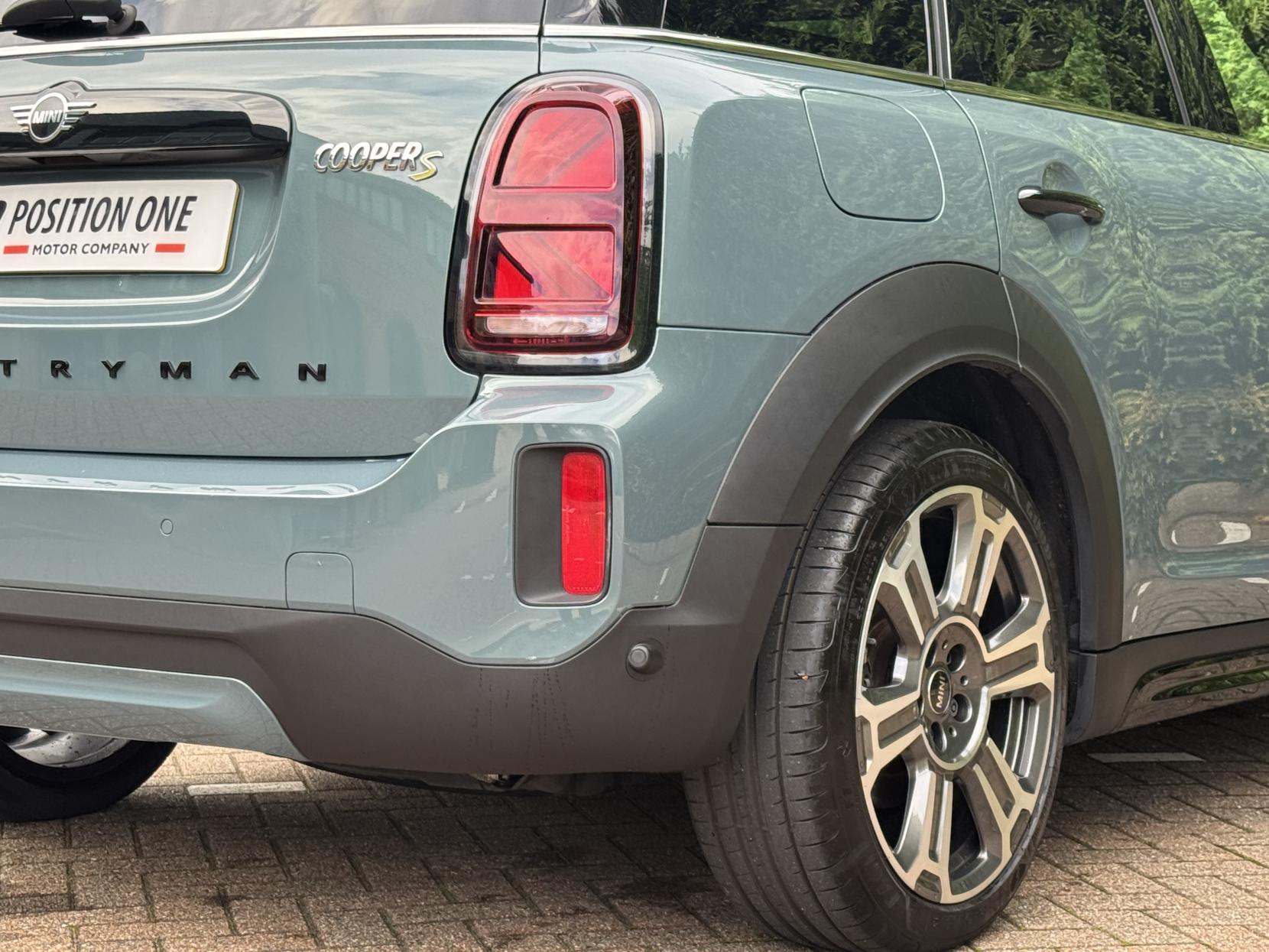 MINI Countryman 1.5 10kWh Cooper SE Exclusive SUV 5dr Petrol Plug-in Hybrid Auto ALL4 Euro 6 (s/s) (222 ps)