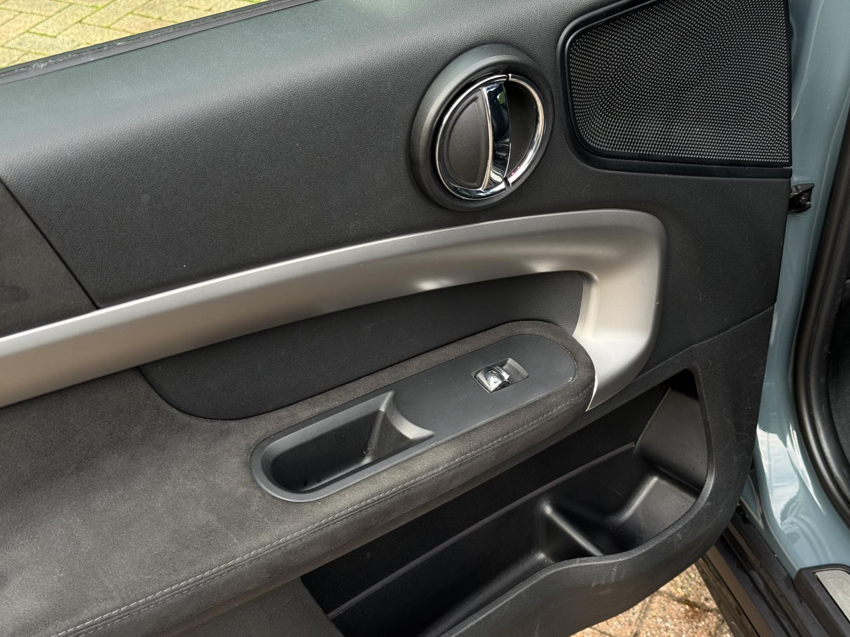 MINI Countryman 1.5 10kWh Cooper SE Exclusive SUV 5dr Petrol Plug-in Hybrid Auto ALL4 Euro 6 (s/s) (222 ps)