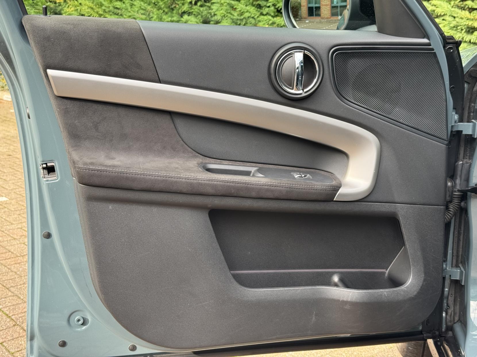 MINI Countryman 1.5 10kWh Cooper SE Exclusive SUV 5dr Petrol Plug-in Hybrid Auto ALL4 Euro 6 (s/s) (222 ps)