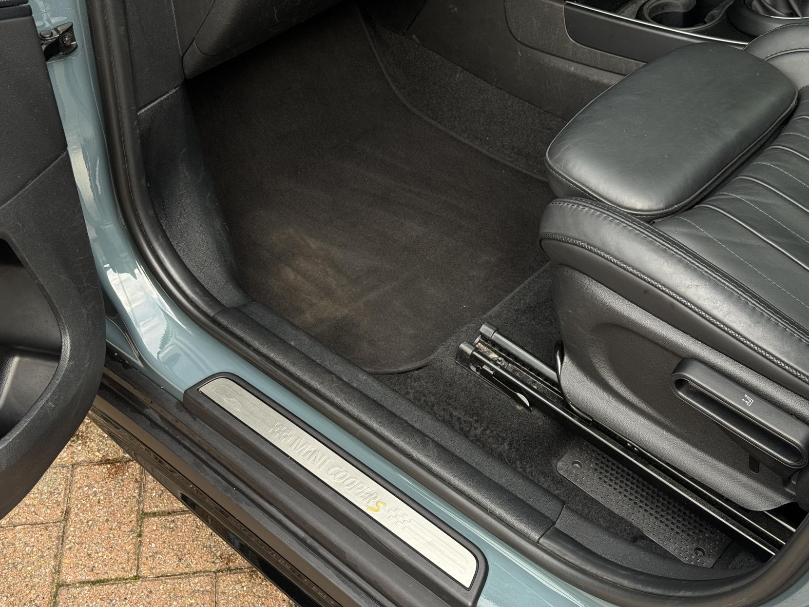 MINI Countryman 1.5 10kWh Cooper SE Exclusive SUV 5dr Petrol Plug-in Hybrid Auto ALL4 Euro 6 (s/s) (222 ps)