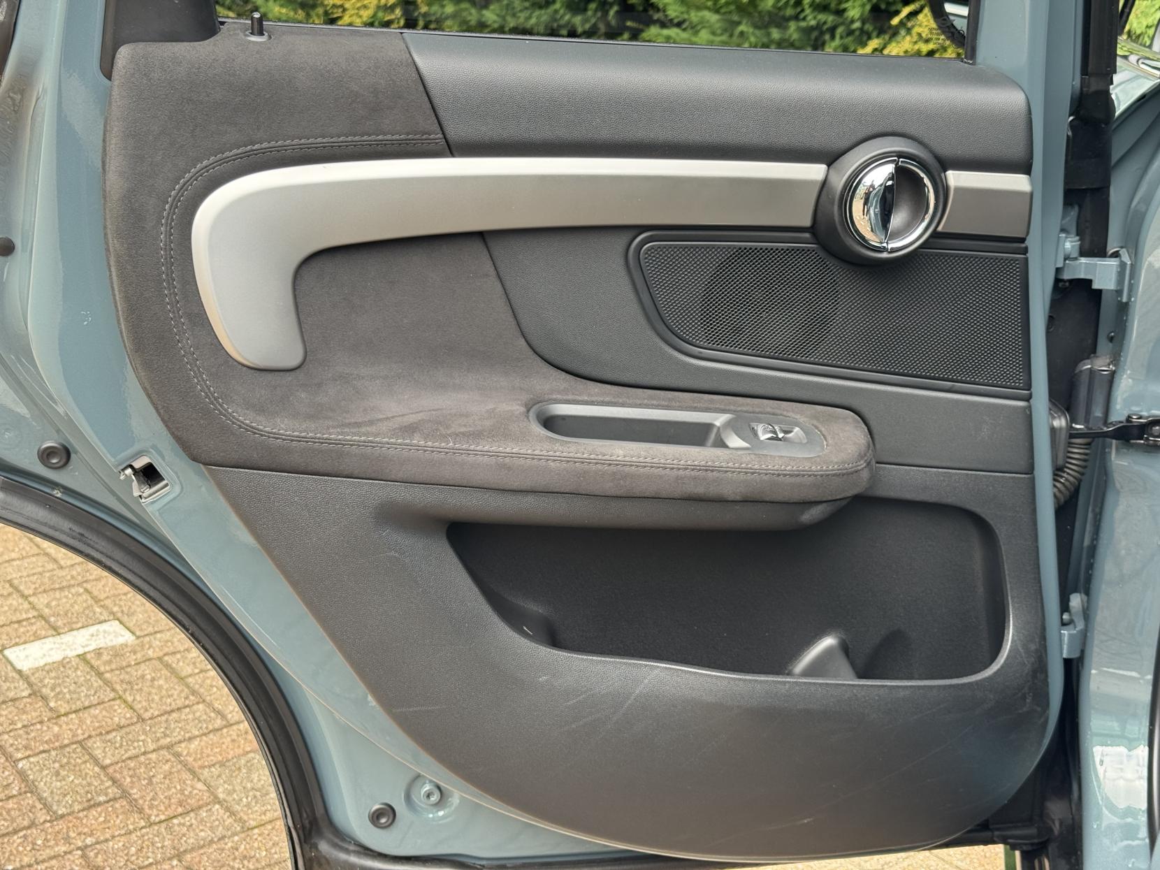 MINI Countryman 1.5 10kWh Cooper SE Exclusive SUV 5dr Petrol Plug-in Hybrid Auto ALL4 Euro 6 (s/s) (222 ps)