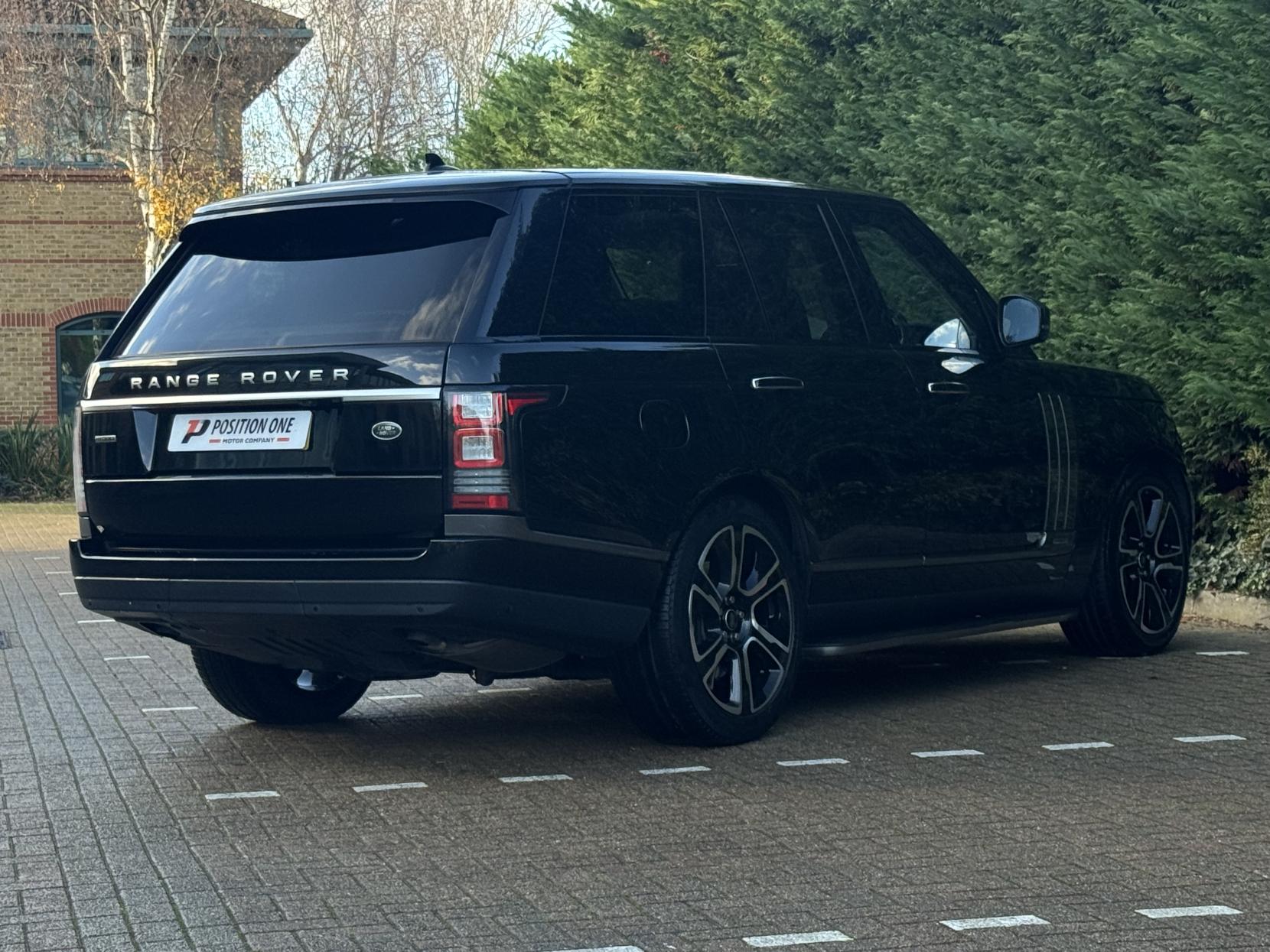 Land Rover Range Rover 3.0h SDV6 Autobiography SUV 5dr Diesel Hybrid Auto 4WD Euro 6 (s/s) (340 ps)