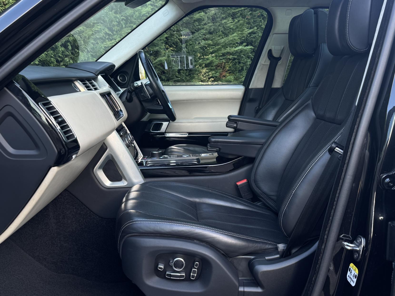 Land Rover Range Rover 3.0h SDV6 Autobiography SUV 5dr Diesel Hybrid Auto 4WD Euro 6 (s/s) (340 ps)