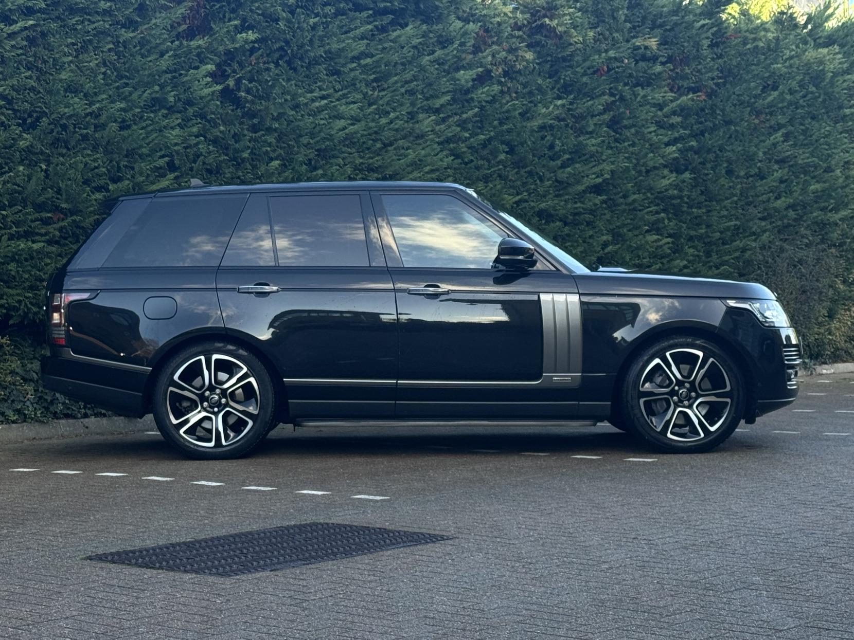 Land Rover Range Rover 3.0h SDV6 Autobiography SUV 5dr Diesel Hybrid Auto 4WD Euro 6 (s/s) (340 ps)