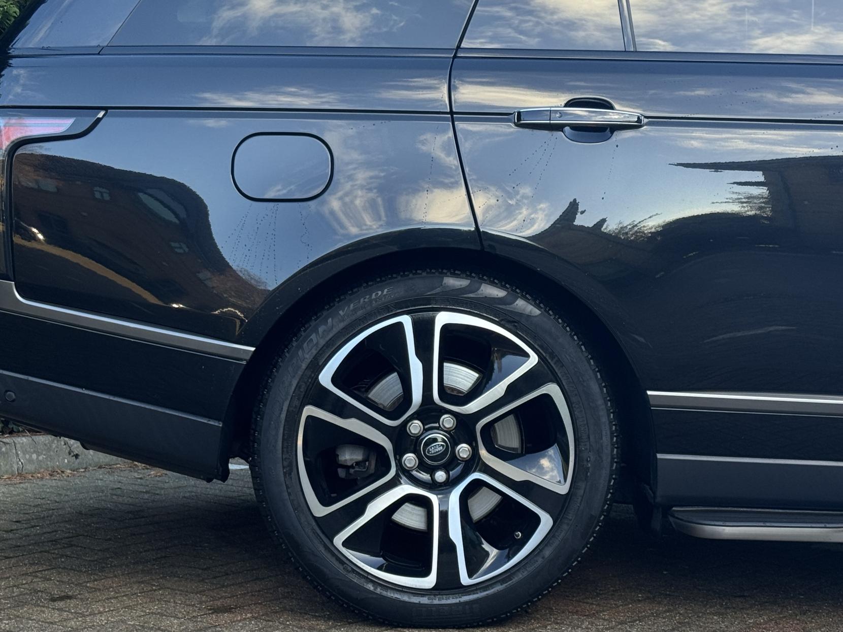 Land Rover Range Rover 3.0h SDV6 Autobiography SUV 5dr Diesel Hybrid Auto 4WD Euro 6 (s/s) (340 ps)