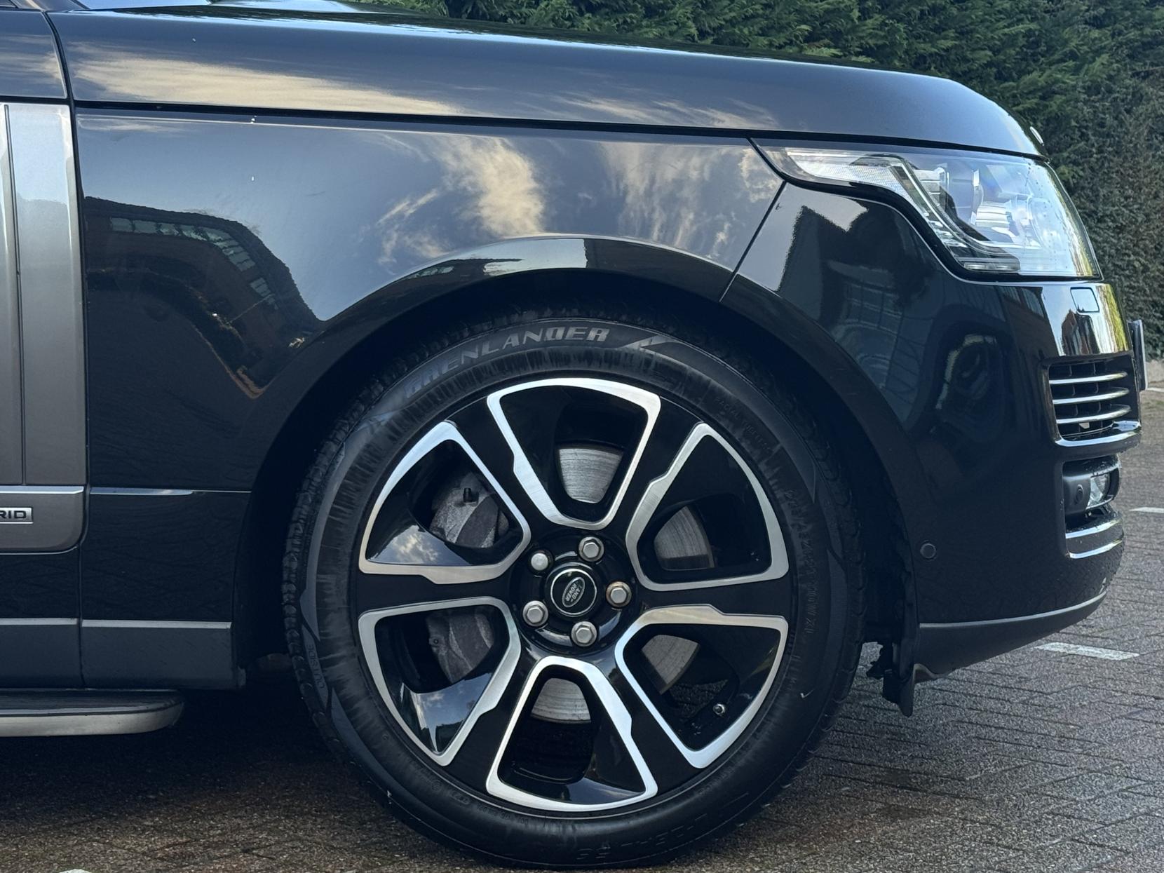 Land Rover Range Rover 3.0h SDV6 Autobiography SUV 5dr Diesel Hybrid Auto 4WD Euro 6 (s/s) (340 ps)