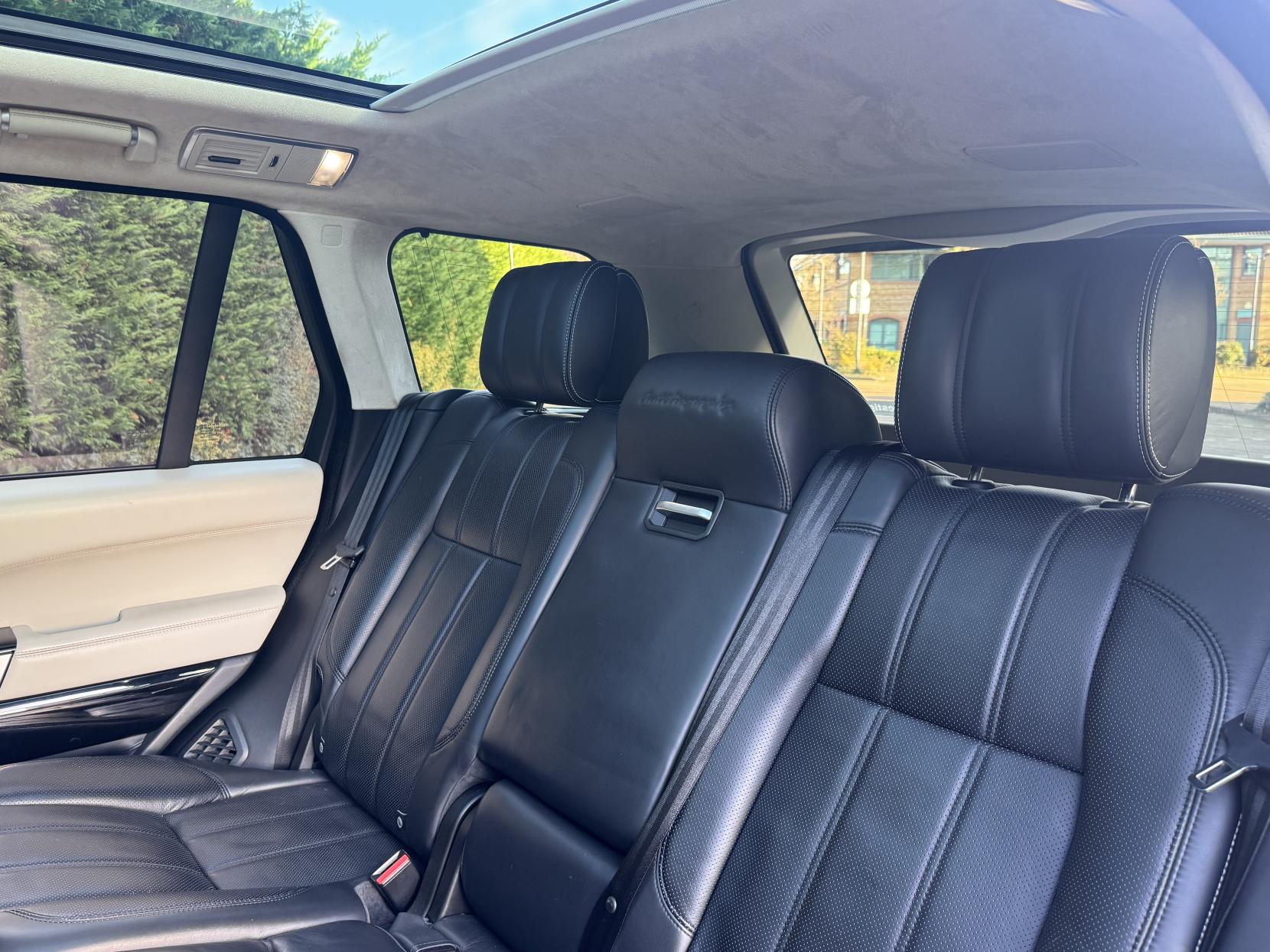 Land Rover Range Rover 3.0h SDV6 Autobiography SUV 5dr Diesel Hybrid Auto 4WD Euro 6 (s/s) (340 ps)