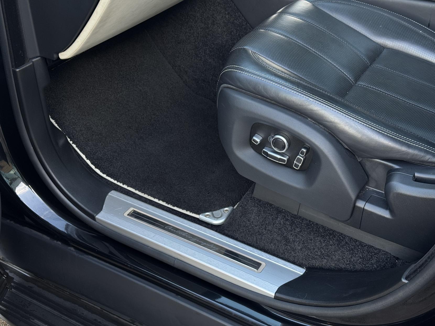 Land Rover Range Rover 3.0h SDV6 Autobiography SUV 5dr Diesel Hybrid Auto 4WD Euro 6 (s/s) (340 ps)