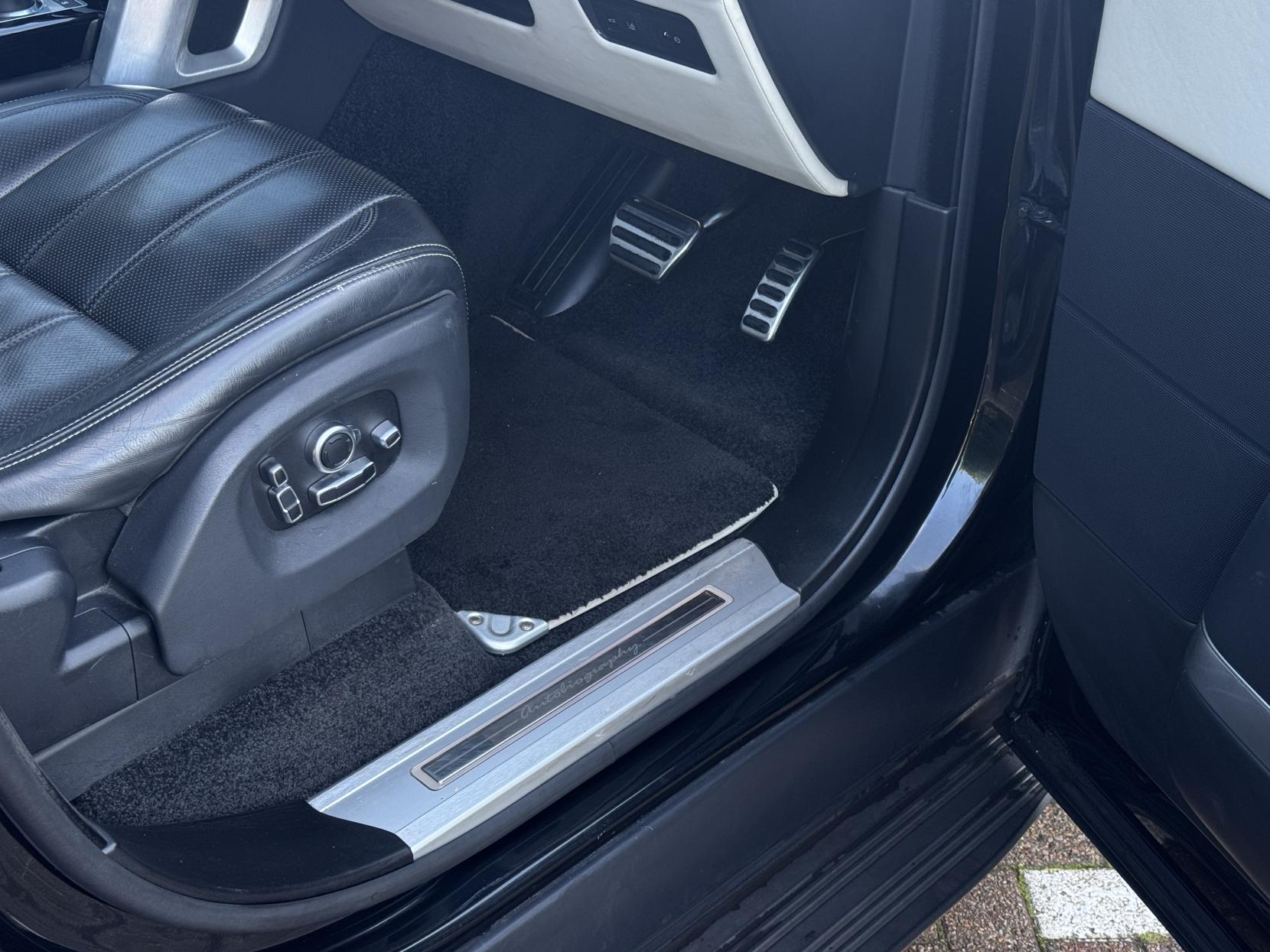 Land Rover Range Rover 3.0h SDV6 Autobiography SUV 5dr Diesel Hybrid Auto 4WD Euro 6 (s/s) (340 ps)