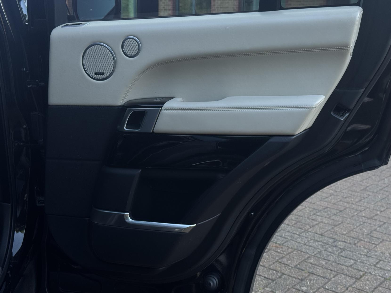 Land Rover Range Rover 3.0h SDV6 Autobiography SUV 5dr Diesel Hybrid Auto 4WD Euro 6 (s/s) (340 ps)