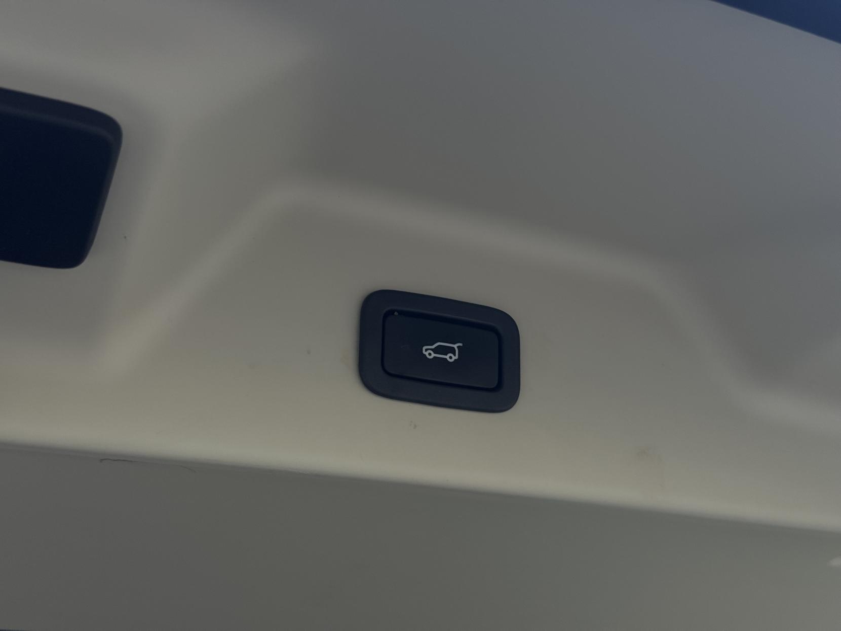 Land Rover Range Rover 3.0h SDV6 Autobiography SUV 5dr Diesel Hybrid Auto 4WD Euro 6 (s/s) (340 ps)