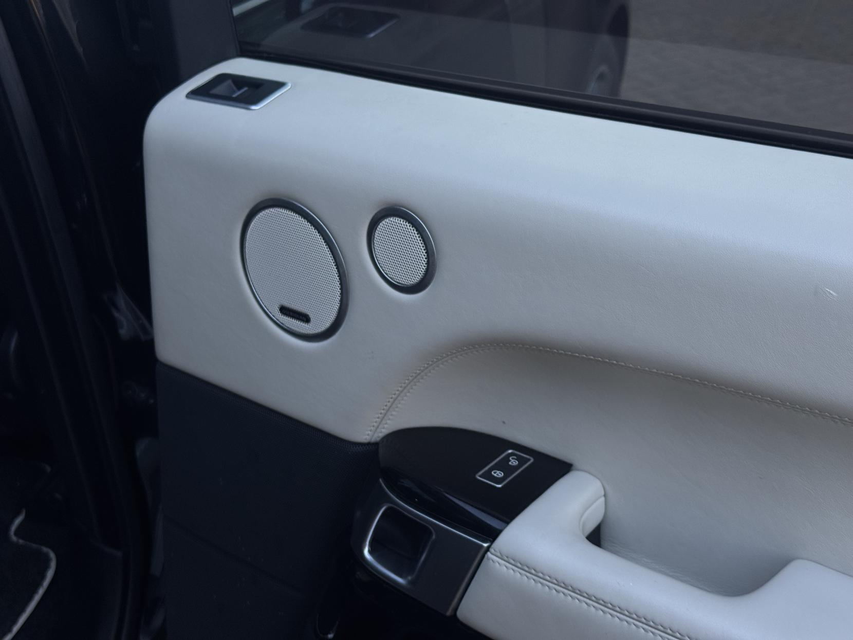 Land Rover Range Rover 3.0h SDV6 Autobiography SUV 5dr Diesel Hybrid Auto 4WD Euro 6 (s/s) (340 ps)