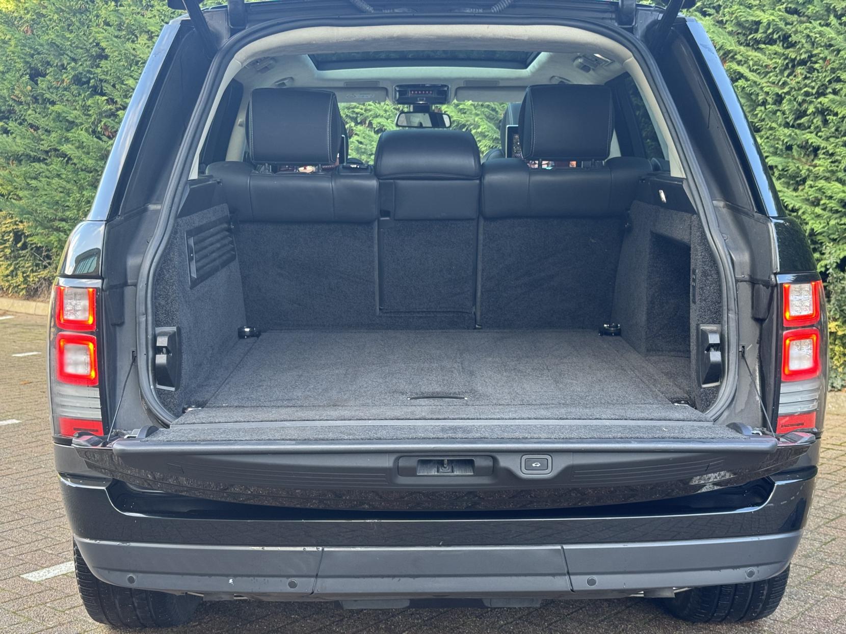 Land Rover Range Rover 3.0h SDV6 Autobiography SUV 5dr Diesel Hybrid Auto 4WD Euro 6 (s/s) (340 ps)