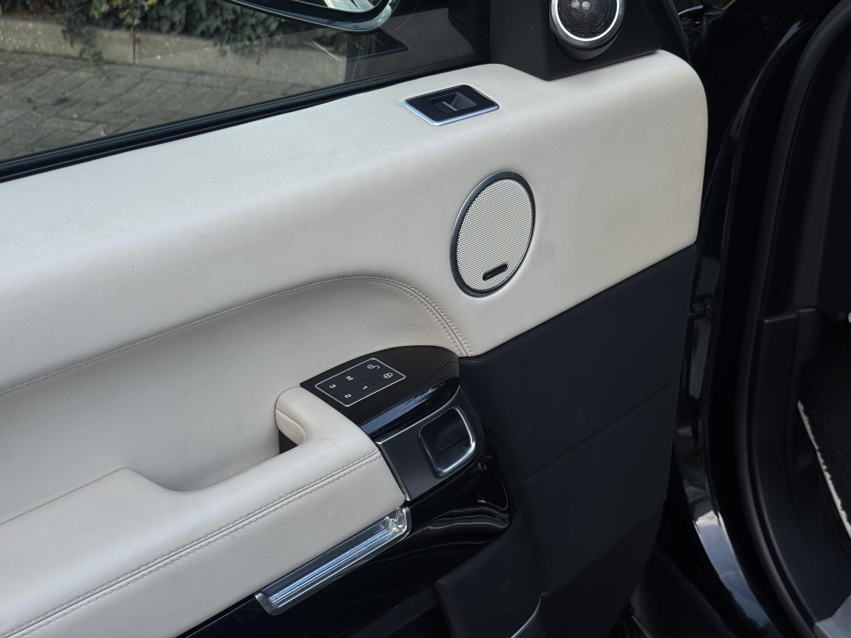 Land Rover Range Rover 3.0h SDV6 Autobiography SUV 5dr Diesel Hybrid Auto 4WD Euro 6 (s/s) (340 ps)