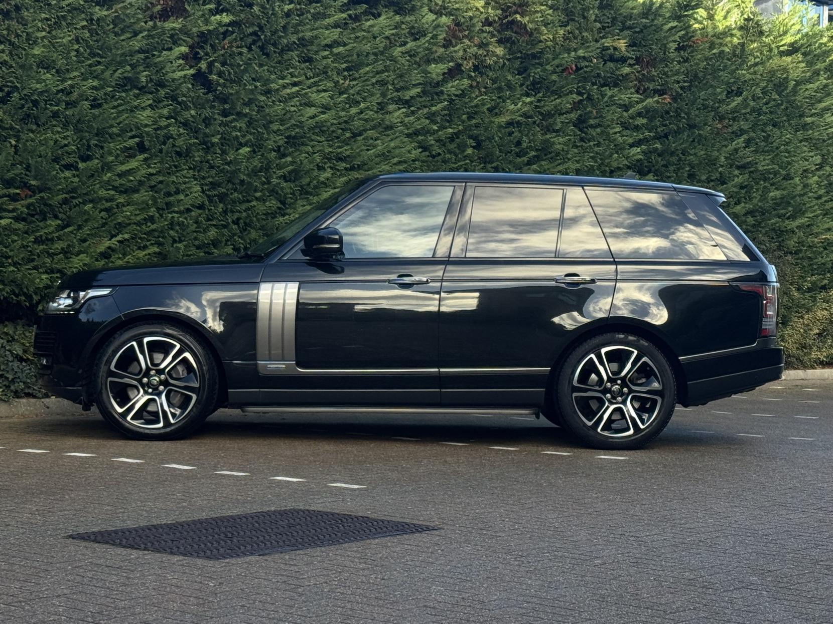 Land Rover Range Rover 3.0h SDV6 Autobiography SUV 5dr Diesel Hybrid Auto 4WD Euro 6 (s/s) (340 ps)