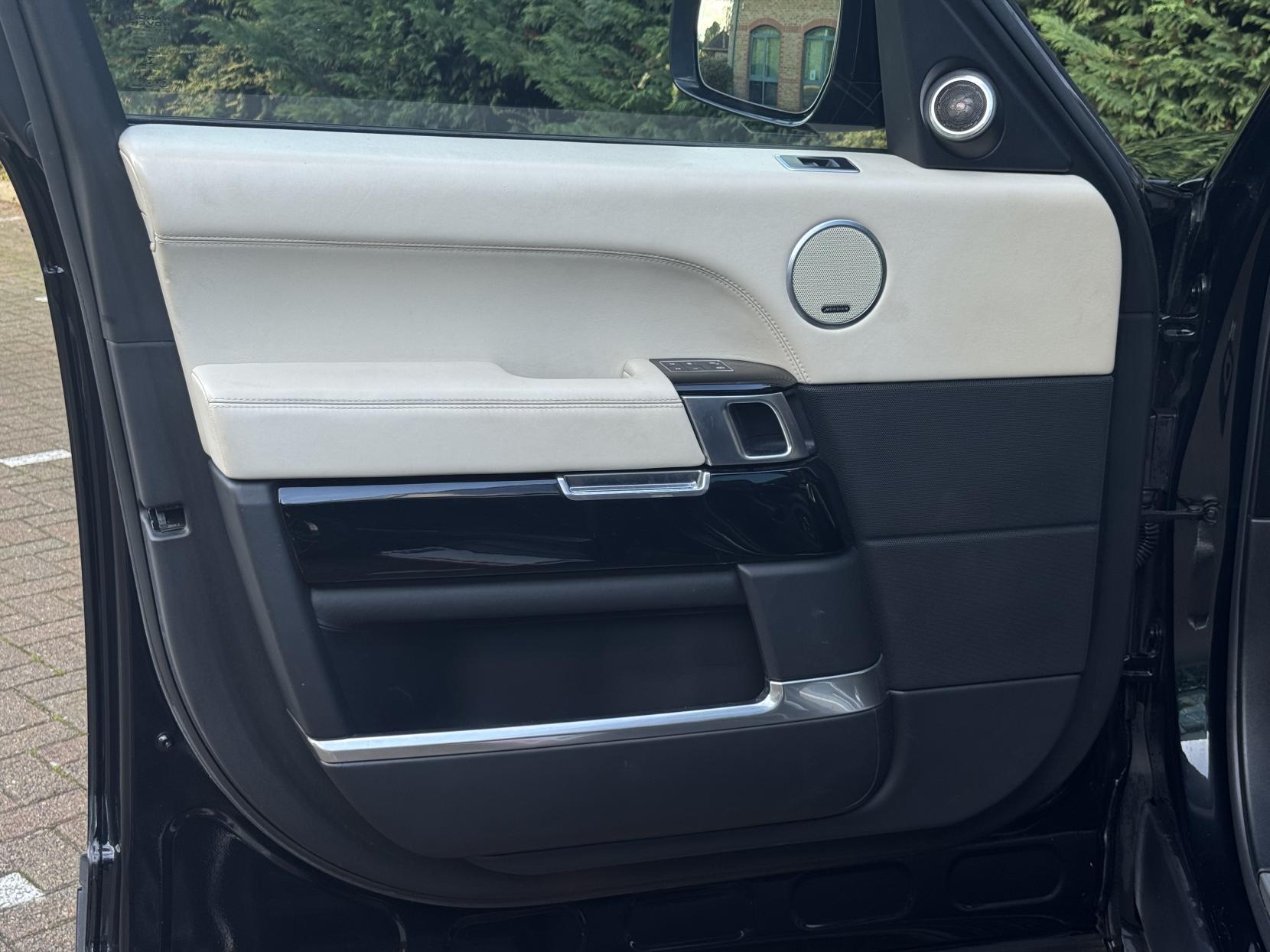 Land Rover Range Rover 3.0h SDV6 Autobiography SUV 5dr Diesel Hybrid Auto 4WD Euro 6 (s/s) (340 ps)