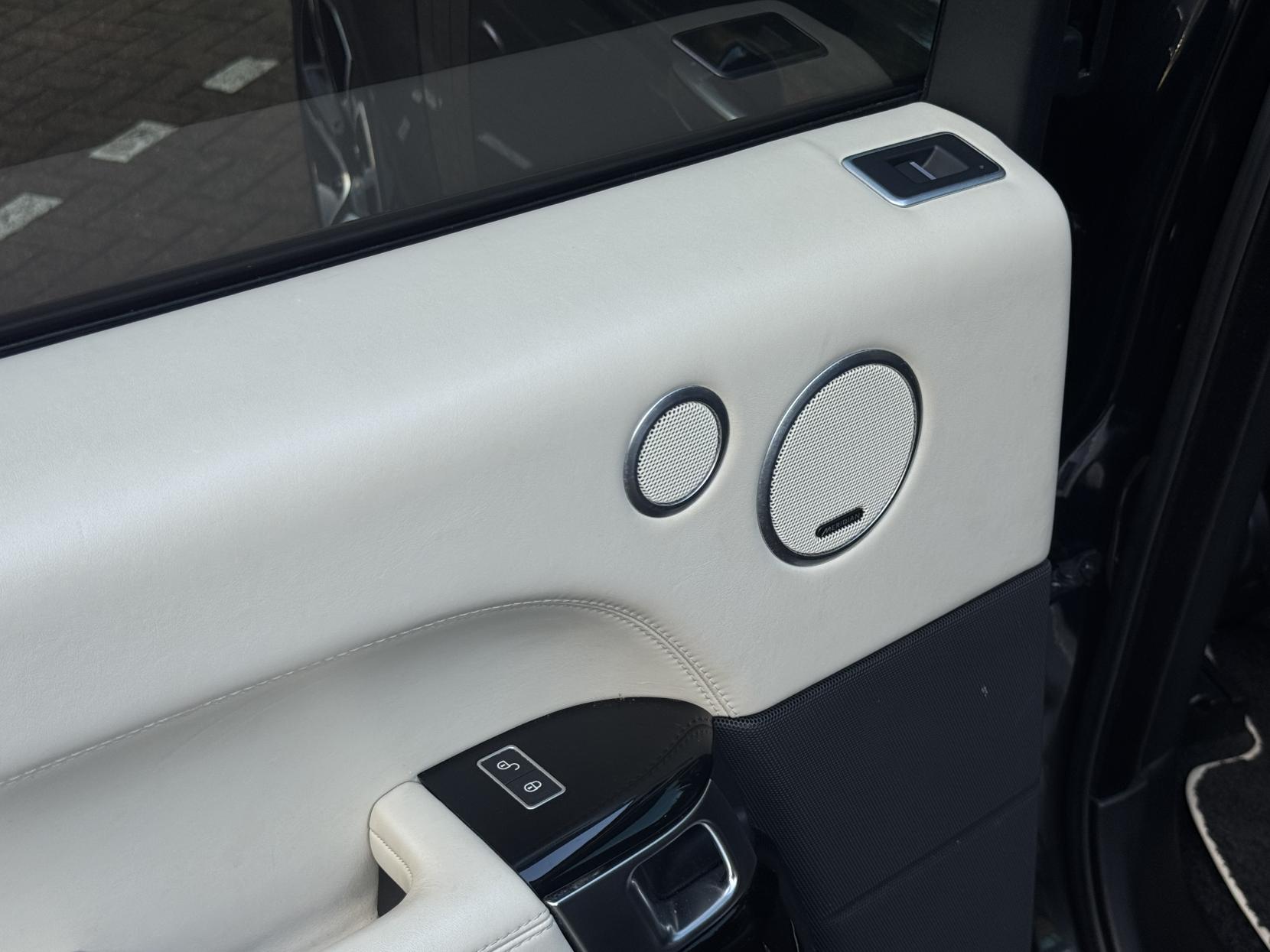 Land Rover Range Rover 3.0h SDV6 Autobiography SUV 5dr Diesel Hybrid Auto 4WD Euro 6 (s/s) (340 ps)