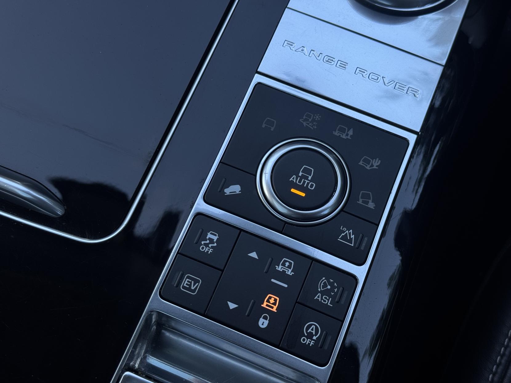 Land Rover Range Rover 3.0h SDV6 Autobiography SUV 5dr Diesel Hybrid Auto 4WD Euro 6 (s/s) (340 ps)