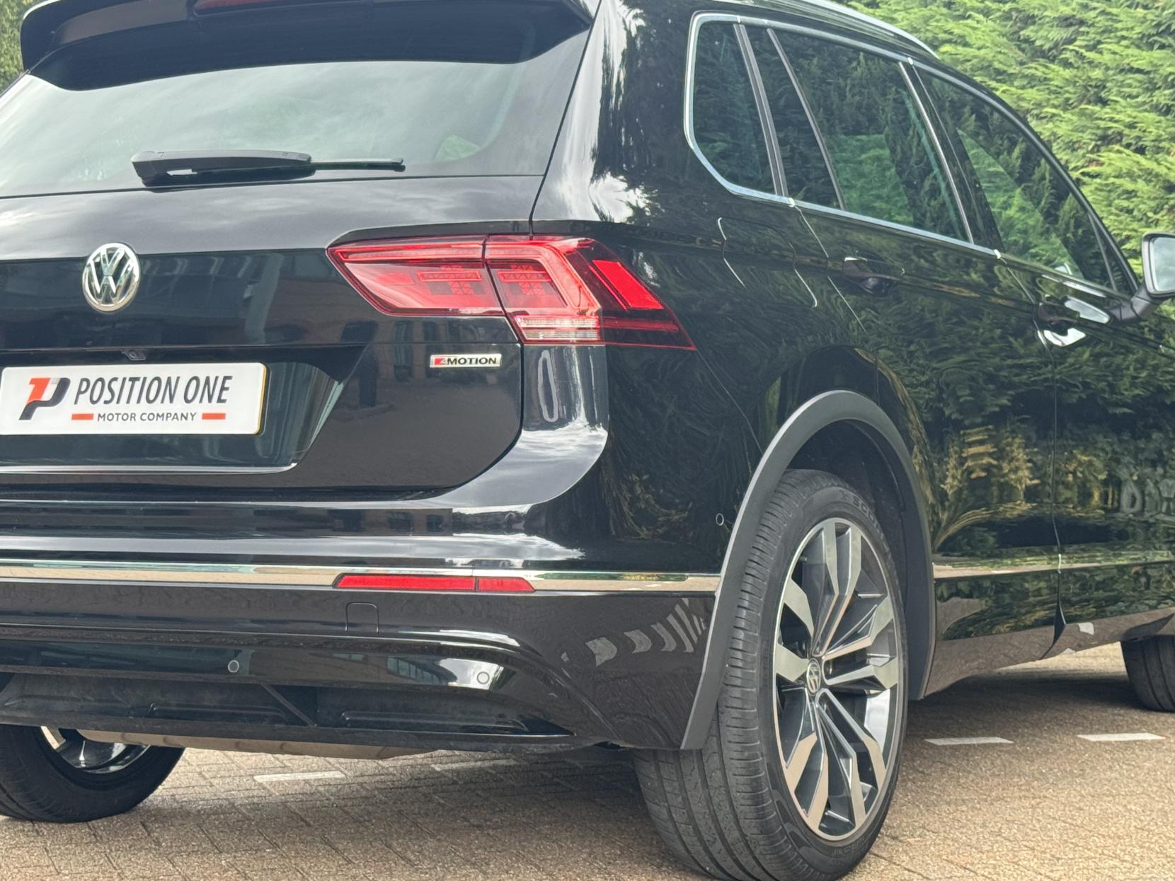 Volkswagen Tiguan 2.0 TSI R-Line Tech SUV 5dr Petrol DSG 4Motion Euro 6 (s/s) (190 ps)