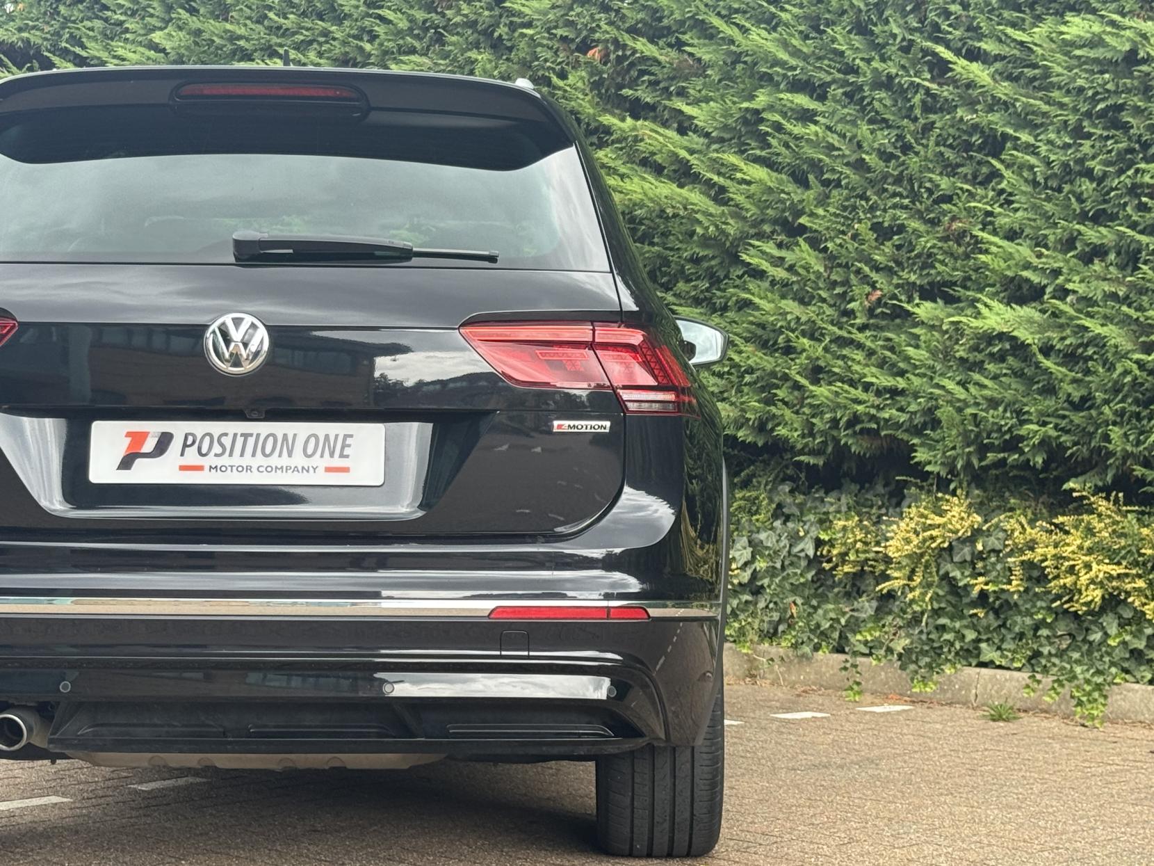 Volkswagen Tiguan 2.0 TSI R-Line Tech SUV 5dr Petrol DSG 4Motion Euro 6 (s/s) (190 ps)
